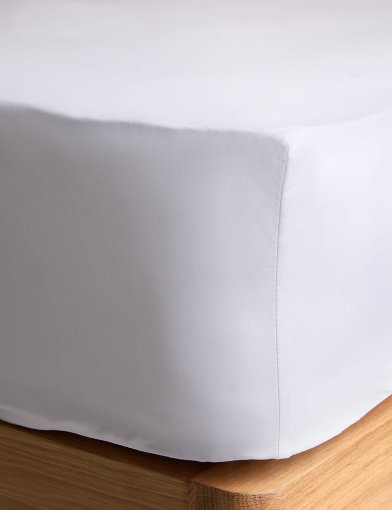 230 thread count Egyptian cotton fitted sheet for 25cm deep mattresses - British product