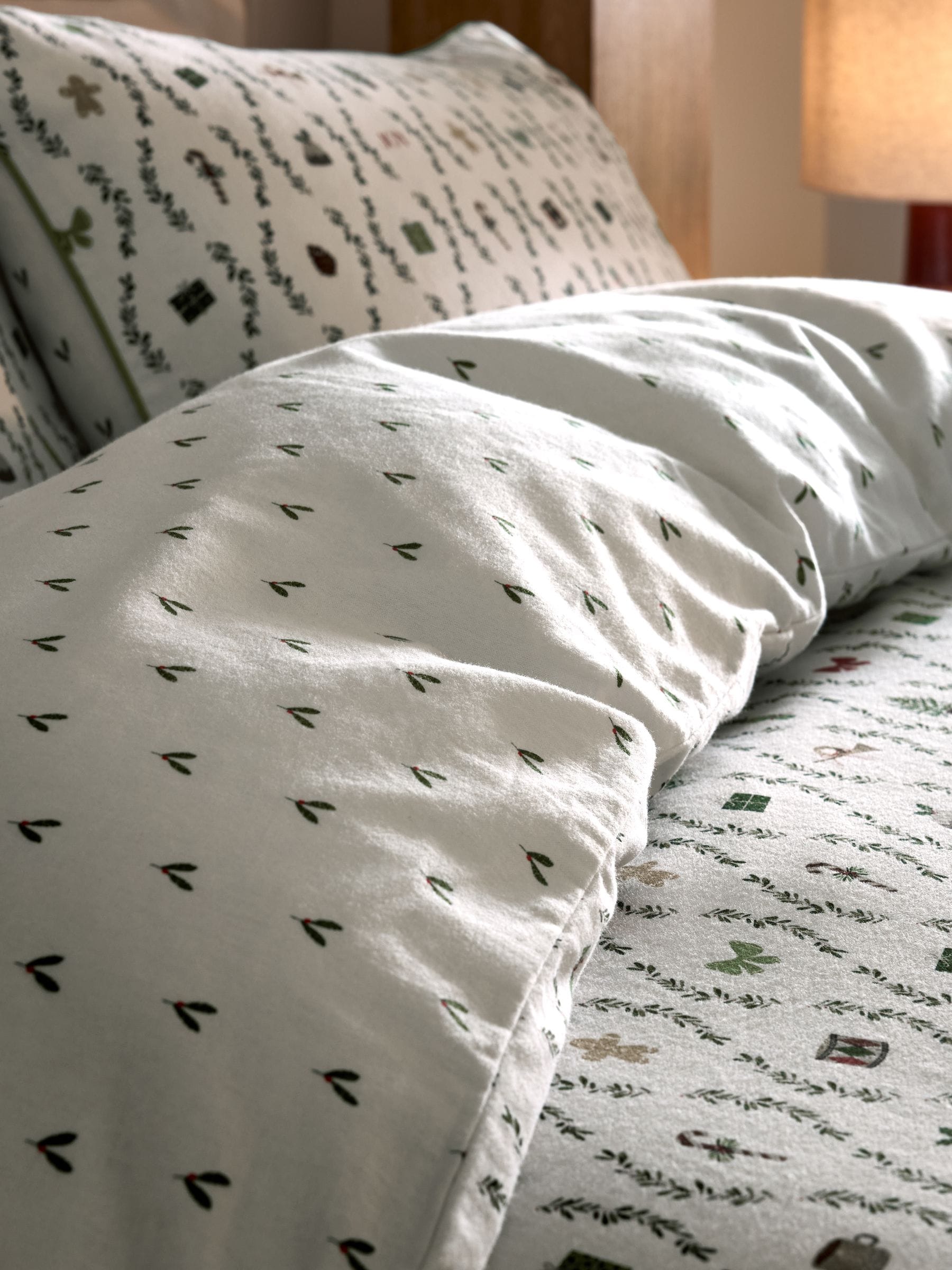 Natural Icons Christmas duvet cover set, imported from the UK