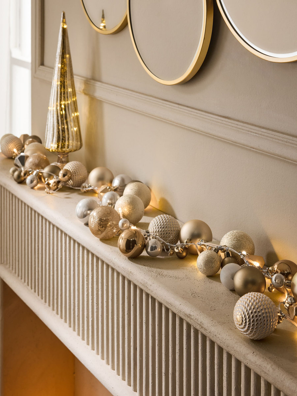 Gold Bauble Pre Lit Christmas Garland