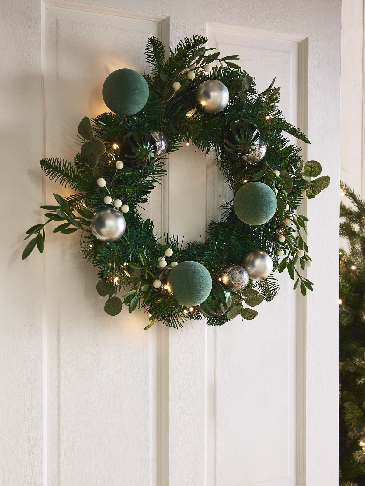 Green lit faux bauble Christmas wreath 48cm x 48cm, UK version