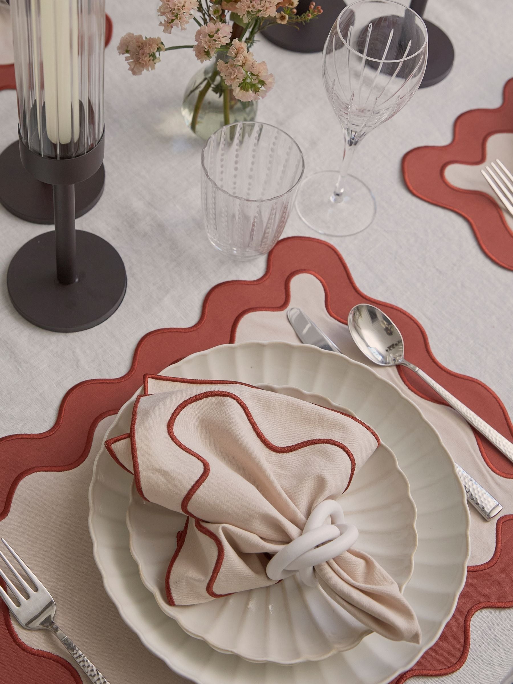 Dusty rose napkins set of 4 40cm x 40cm (British brand)