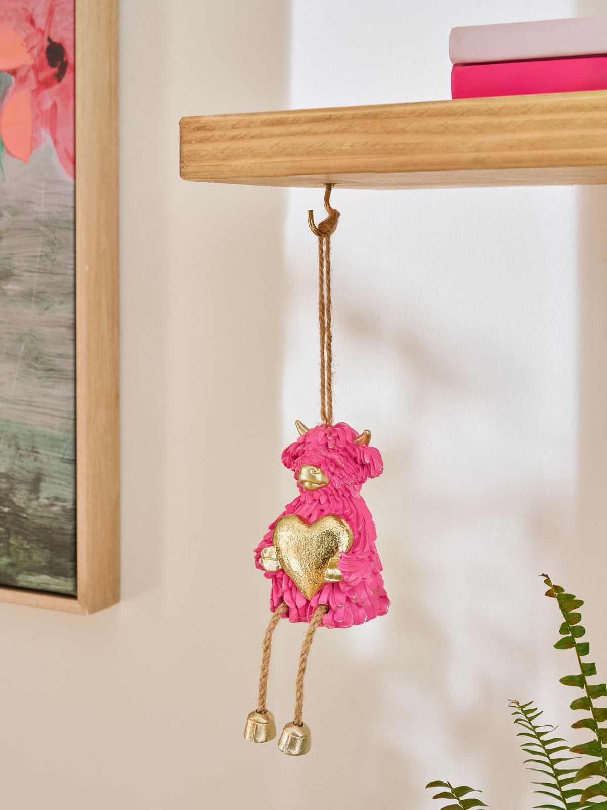 Pink Hamish Highland cow heart hanging decoration 15x7x7cm, imported from the UK