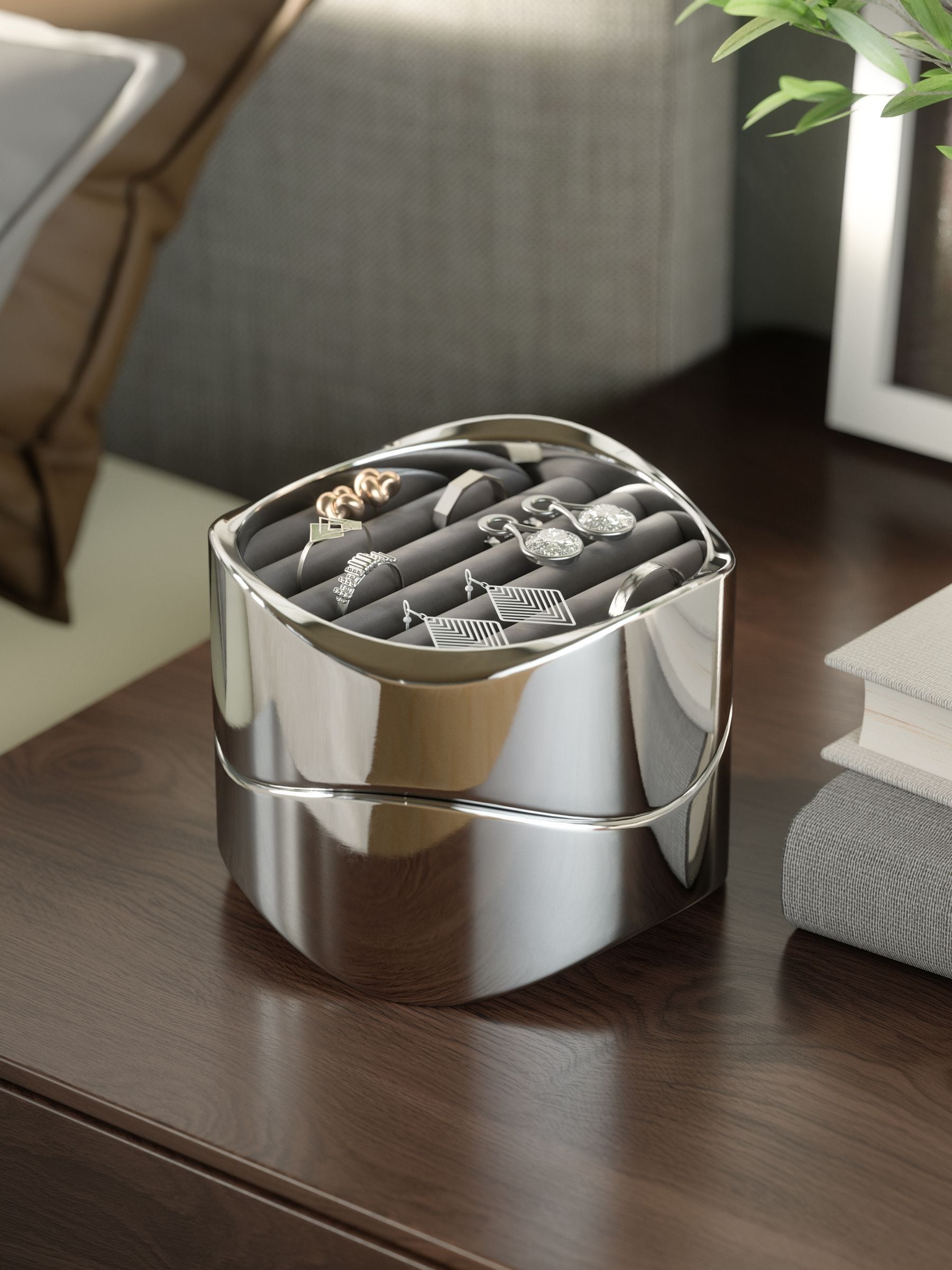 Umbra Chrome Wavy Jewelry Organizer