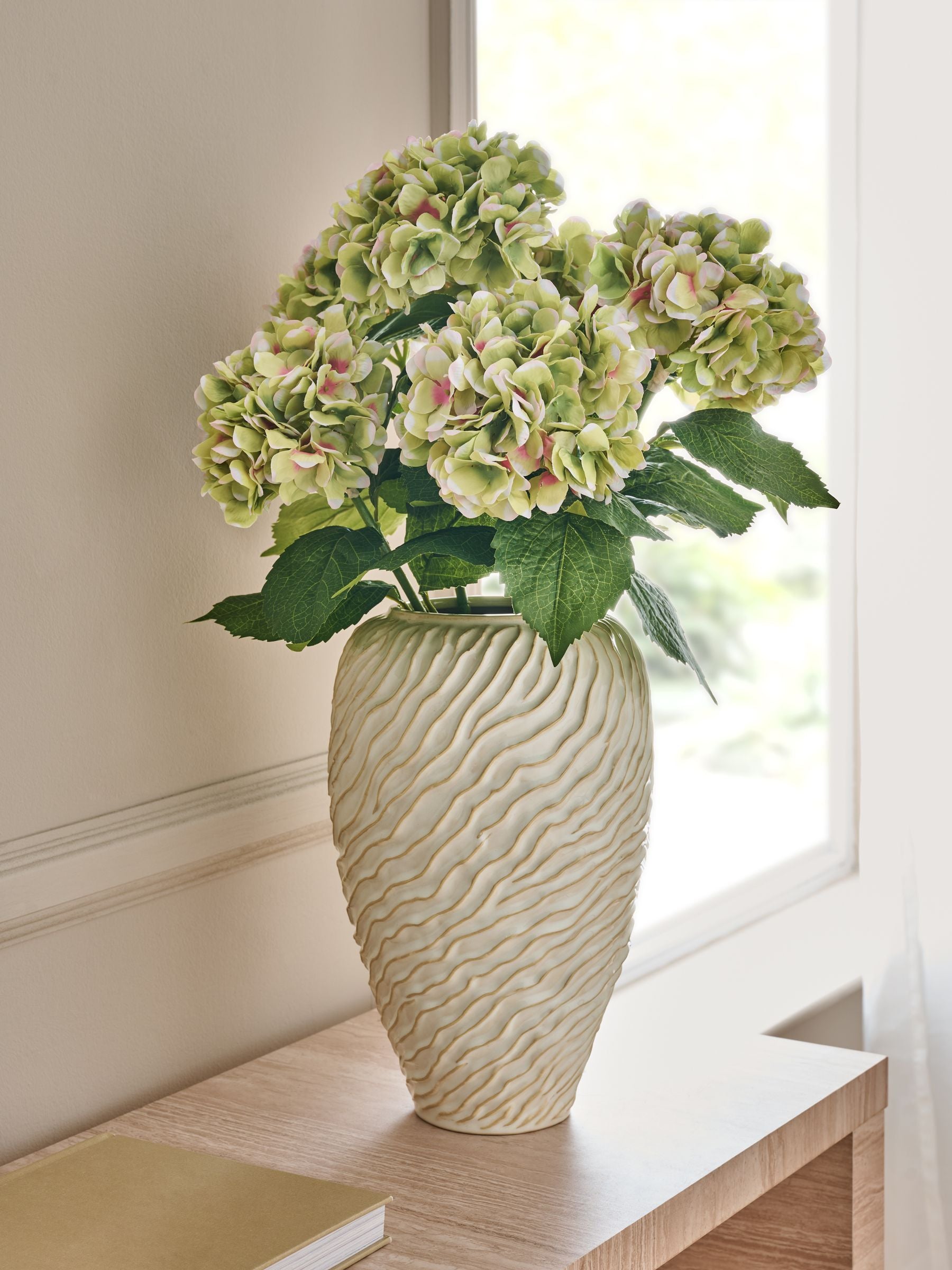 Green artificial hydrangea flower stems (2 pack), UK version
