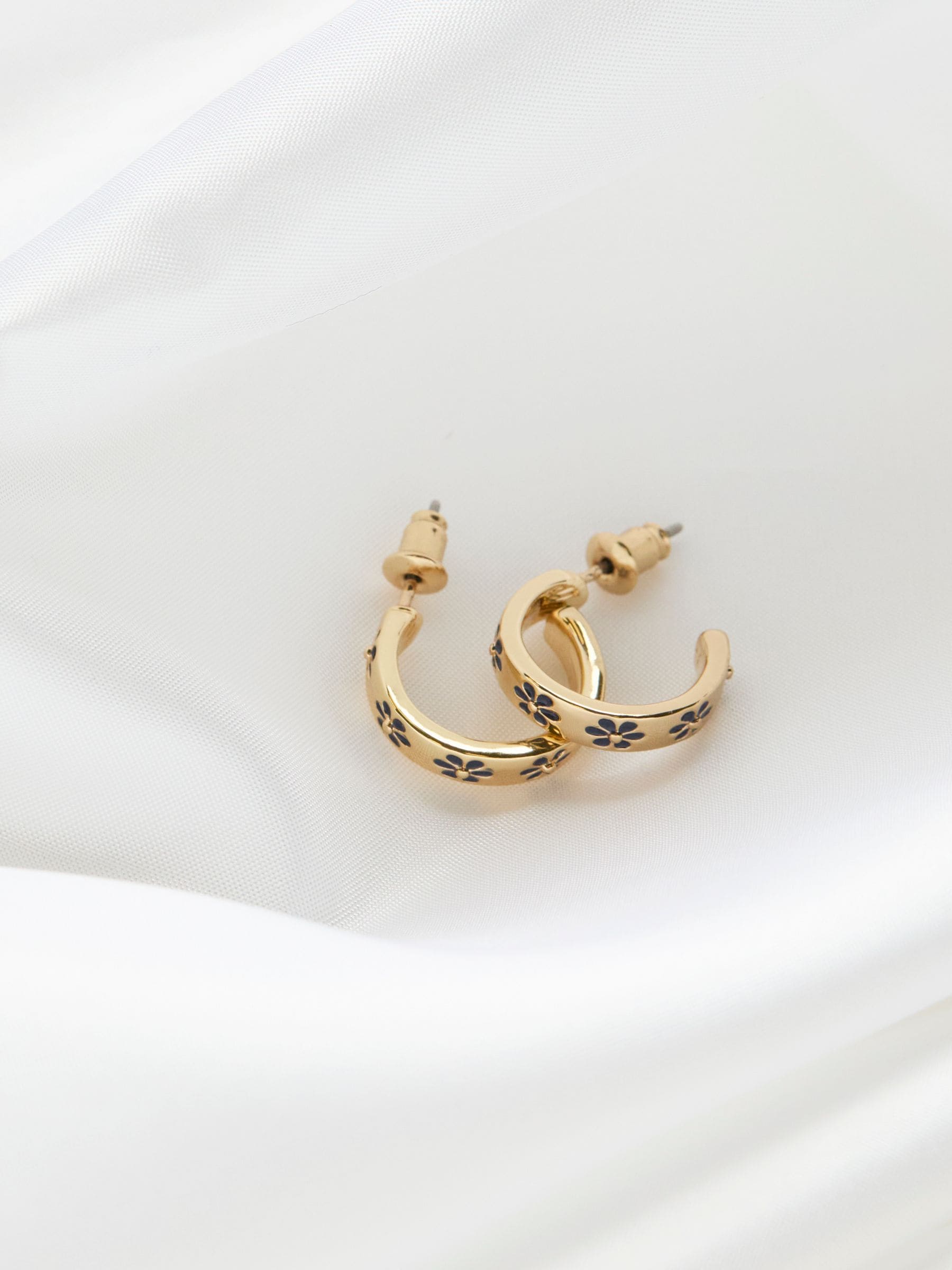 FatFace navy blue enamel daisy hoop earrings - British product
