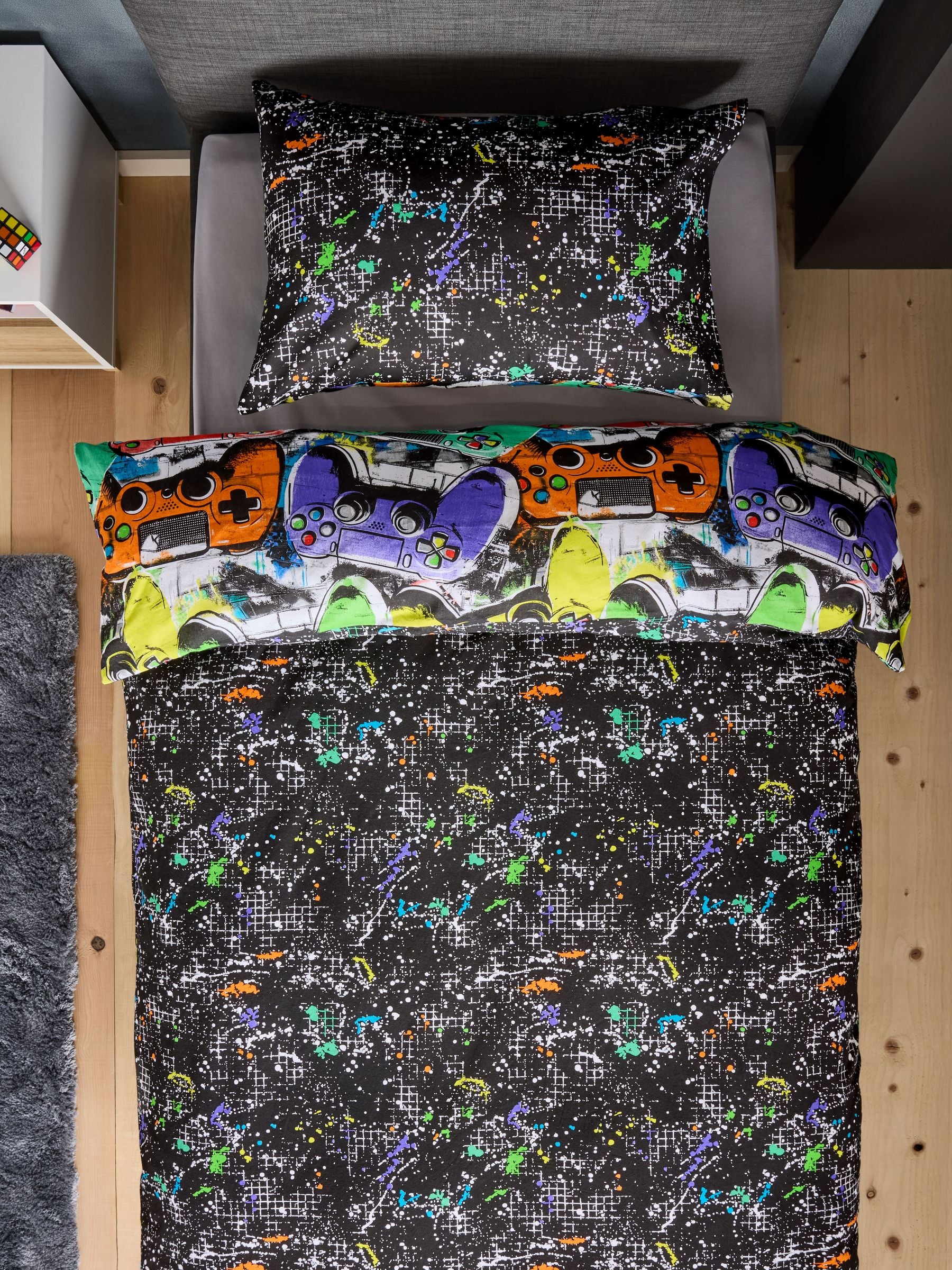 Bright Gamer duvet cover and pillowcase set - British product