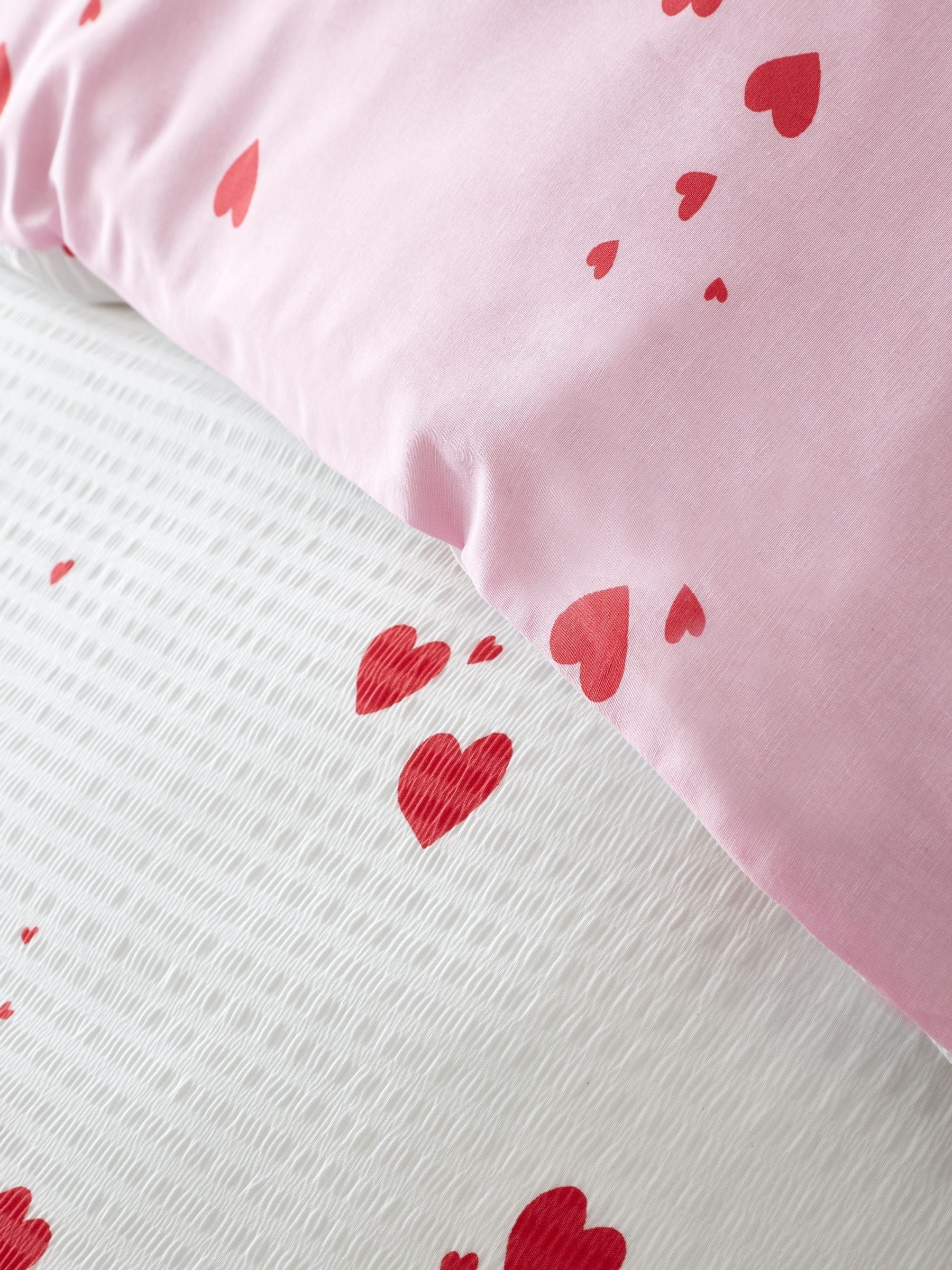 Catherine Lansfield white red seersucker heart duvet cover set - British product