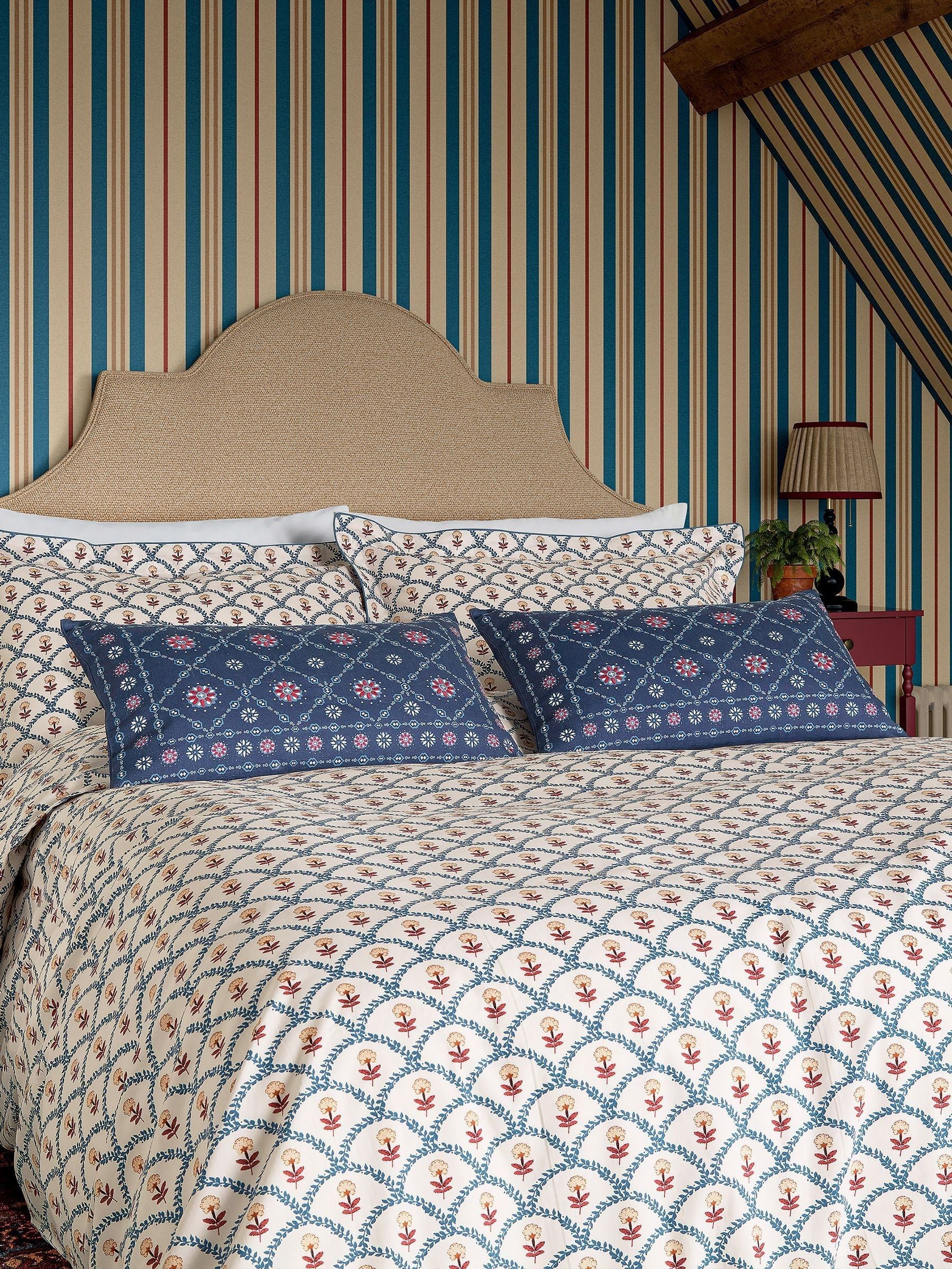 Joules blue floral scallop duvet cover and pillowcase set, UK version