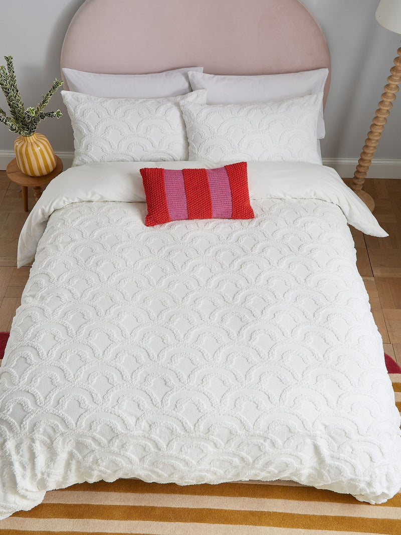 Helena Springfield White Annie duvet cover and pillowcase set, UK version