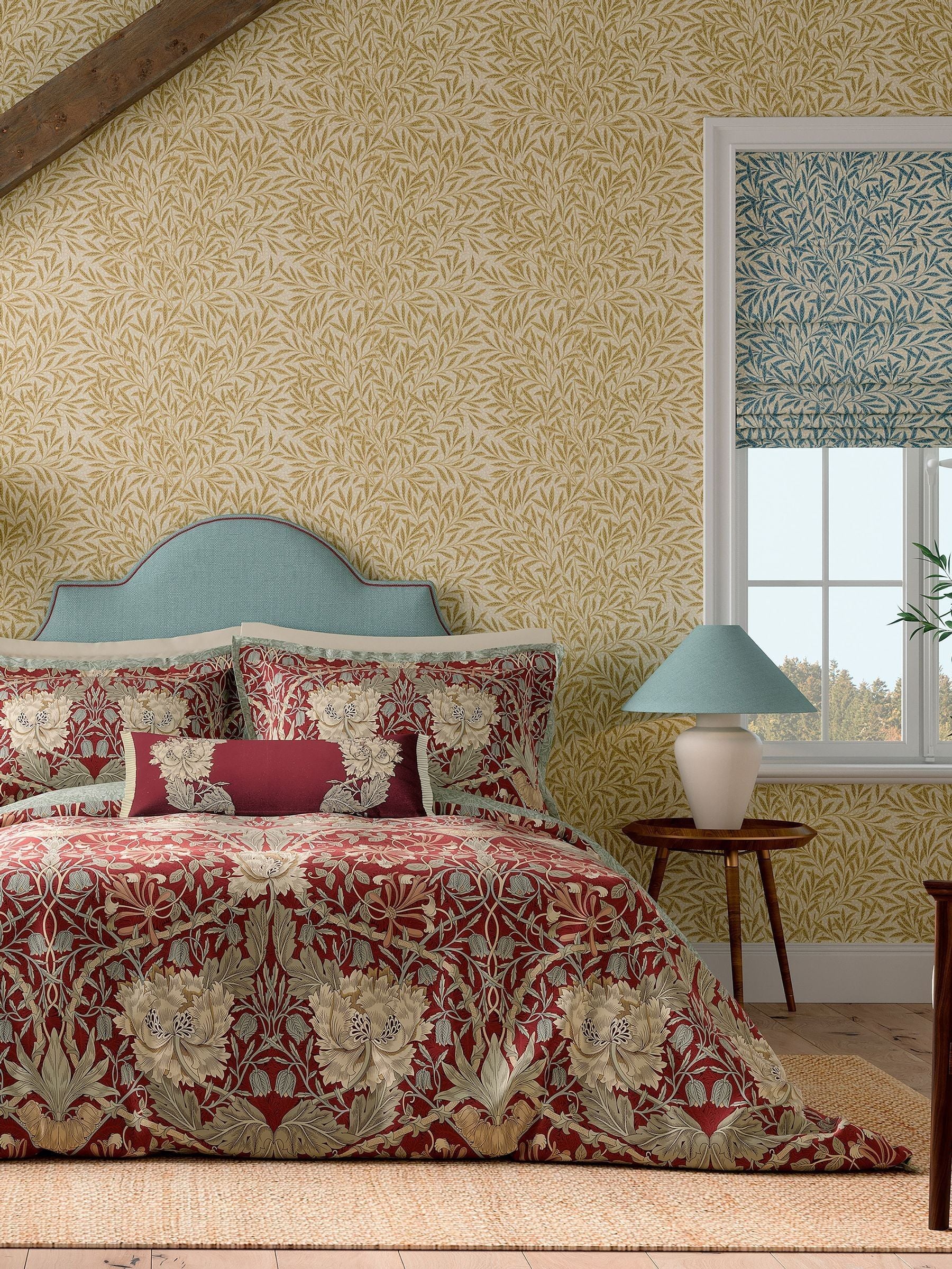 Morris & Co bedding set in Red Honeysuckle design, imported from the UK