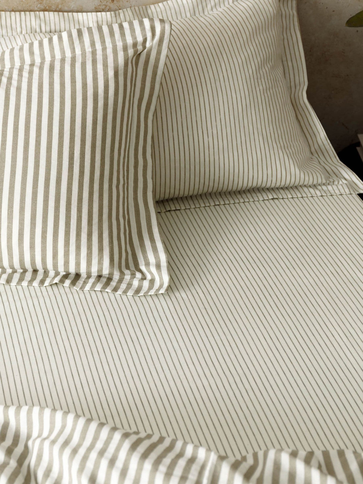 Yard Mole Hebden cotton fitted sheet (British brand)