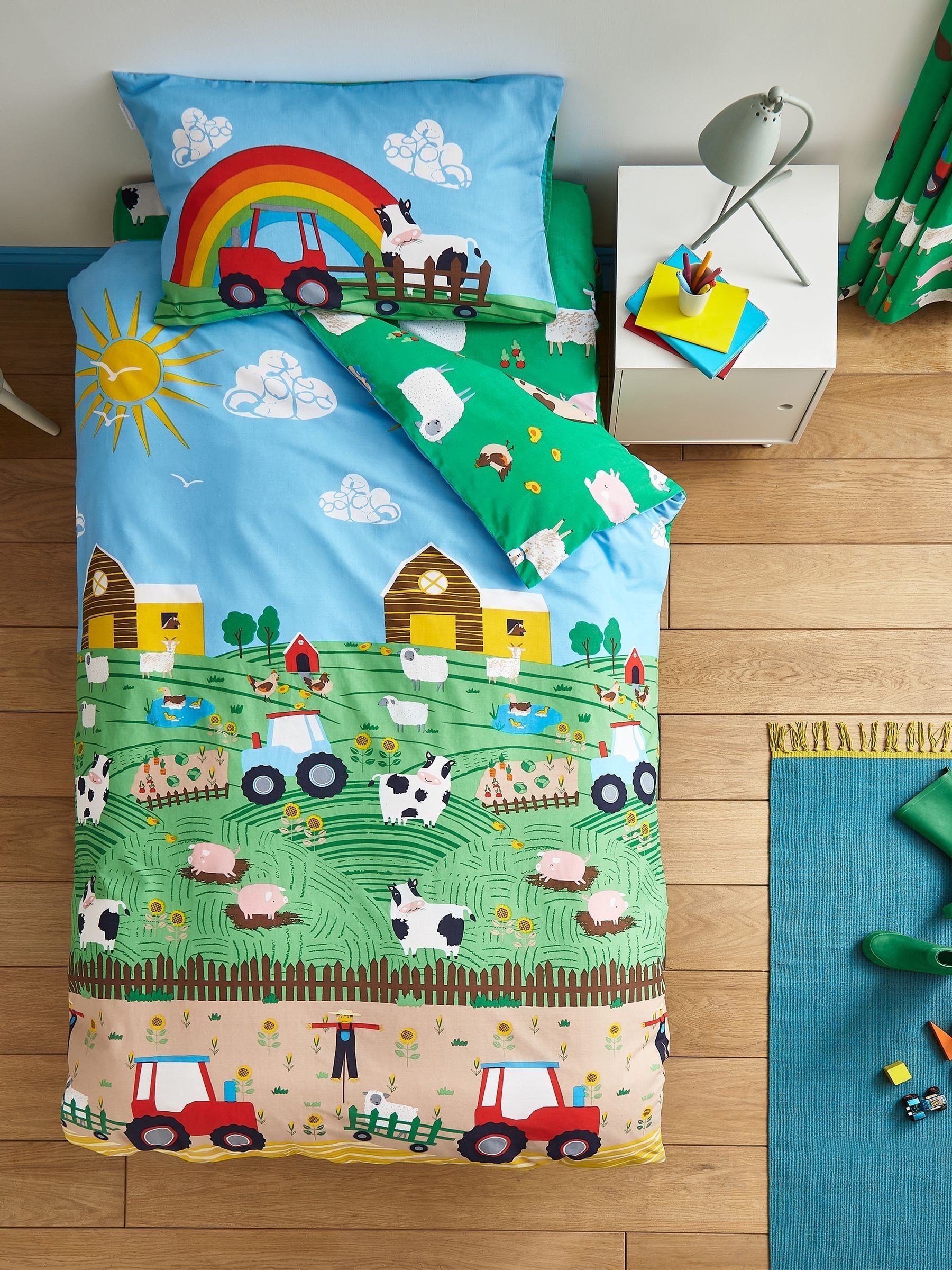Catherine Lansfield green farmyard animals fitted sheet - British product