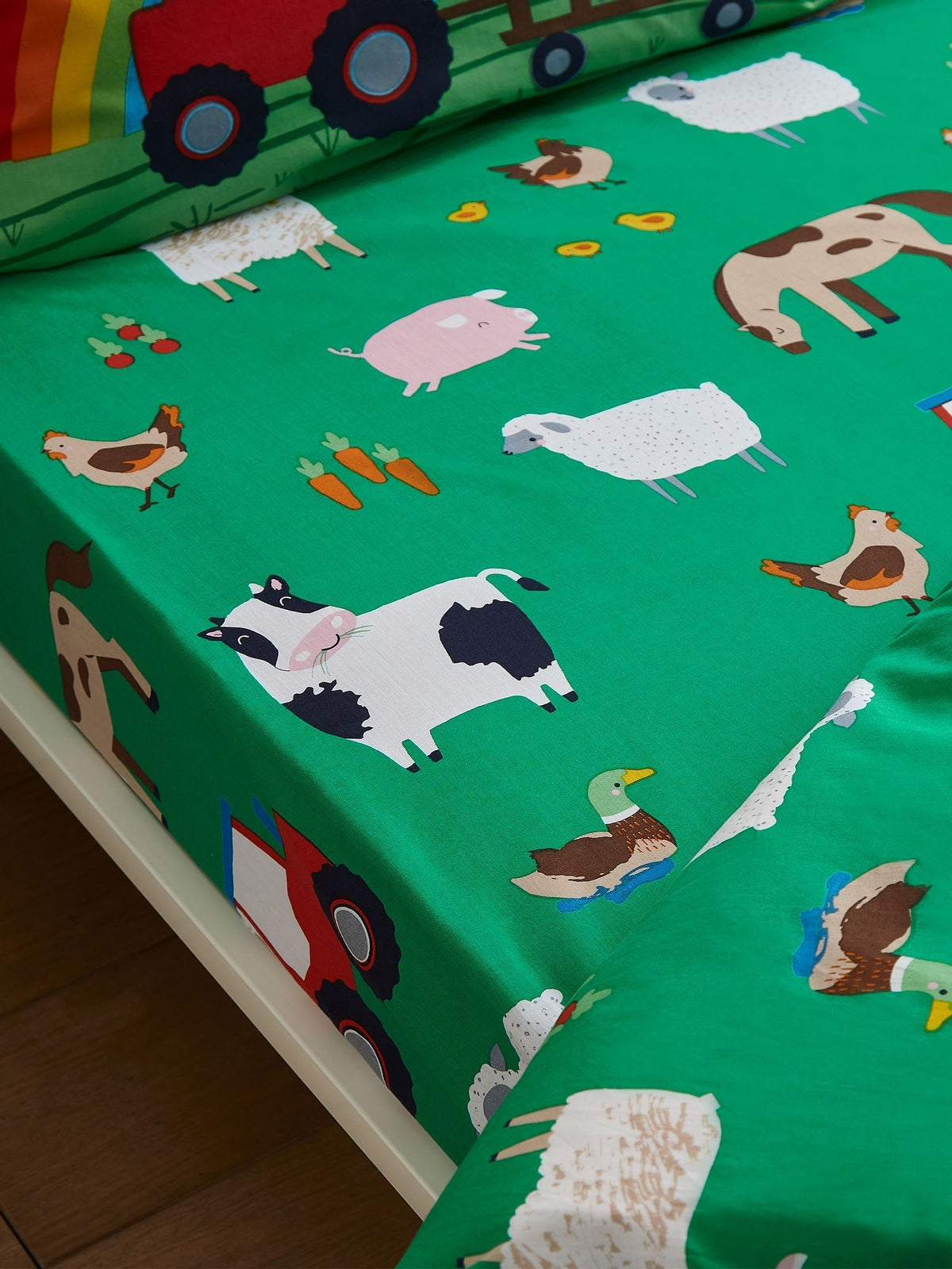 Catherine Lansfield green farmyard animals fitted sheet - British product