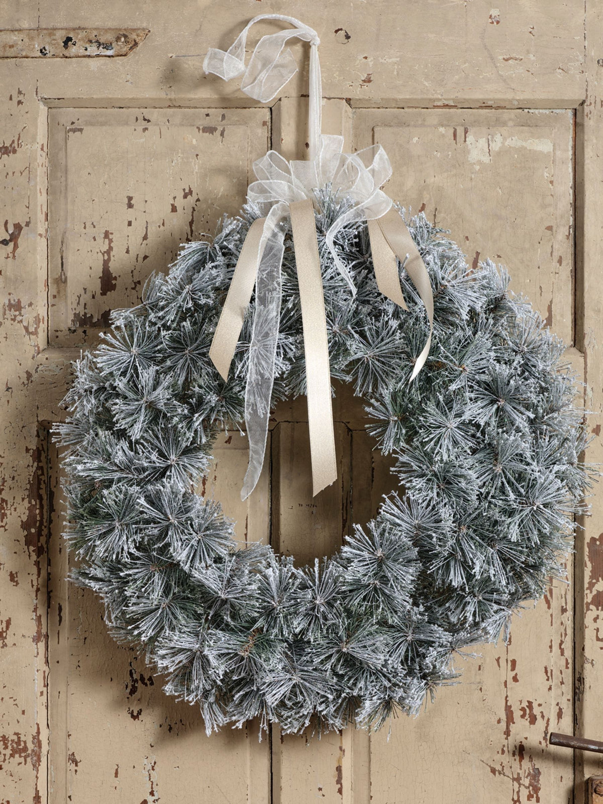 Everlands Green Cashmere Frosted Christmas Wreath 63cm - British product