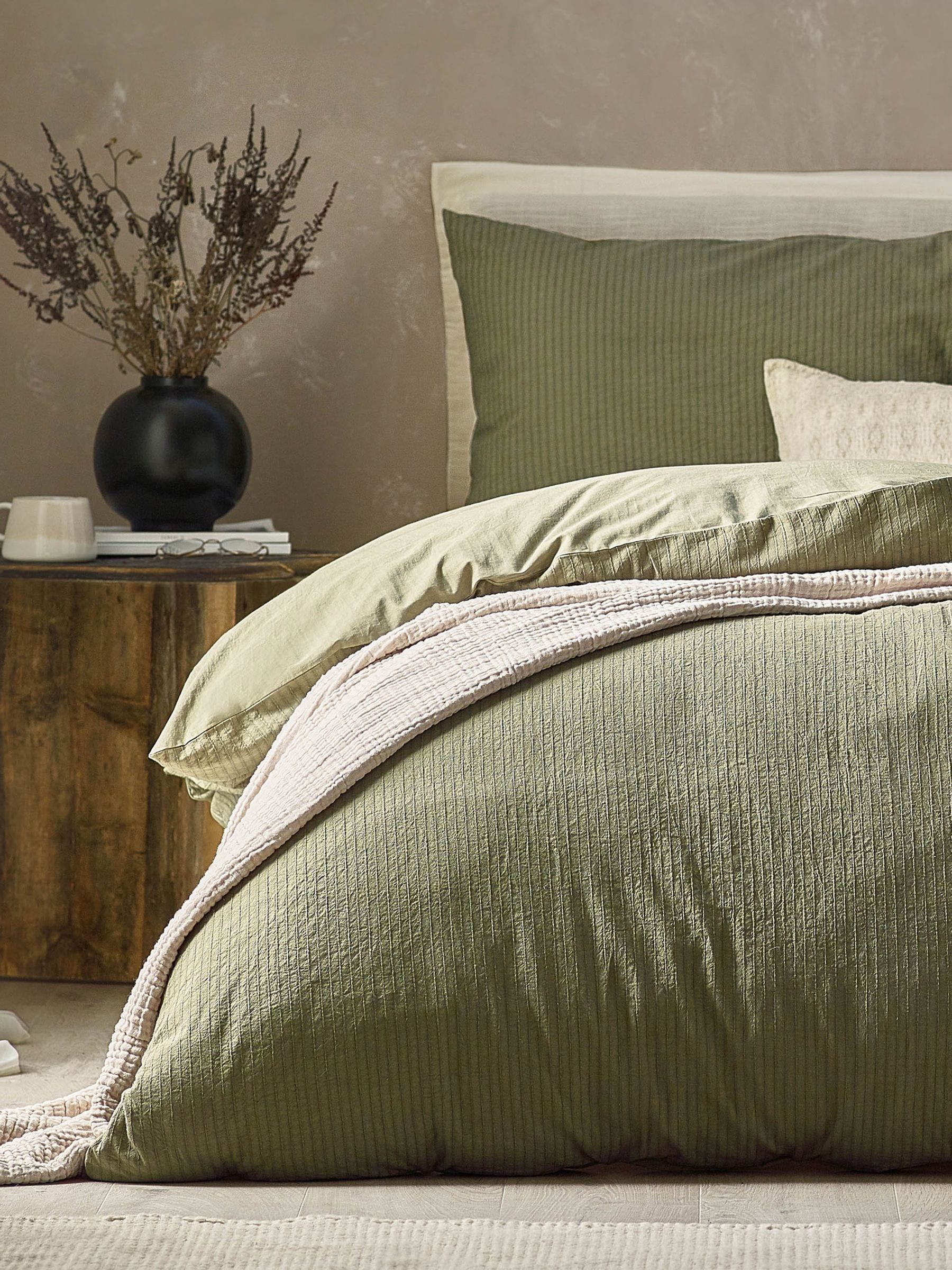 Malton Stripe duvet cover and pillowcase set (British brand)