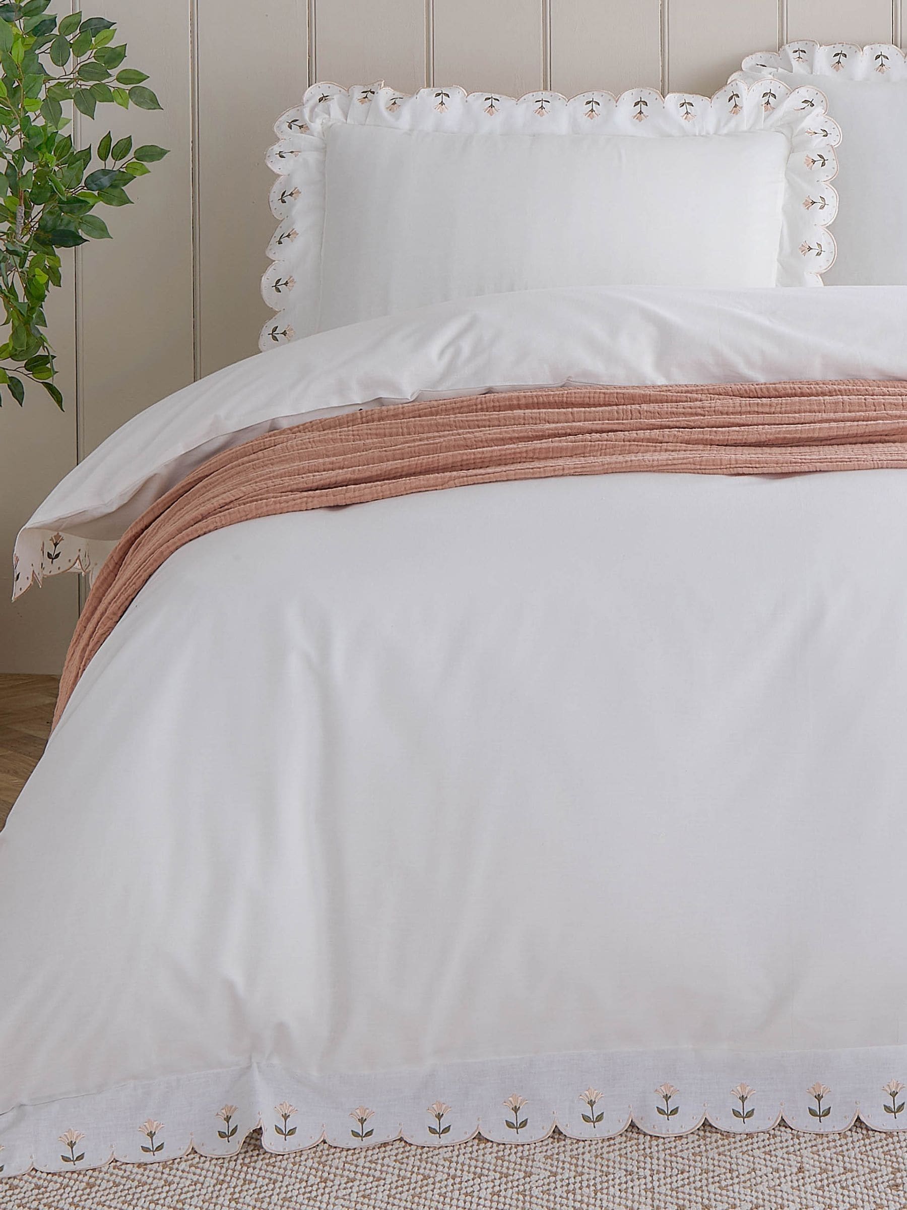 Wylder Peach Scallop Embroidered Cotton Duvet Cover Set