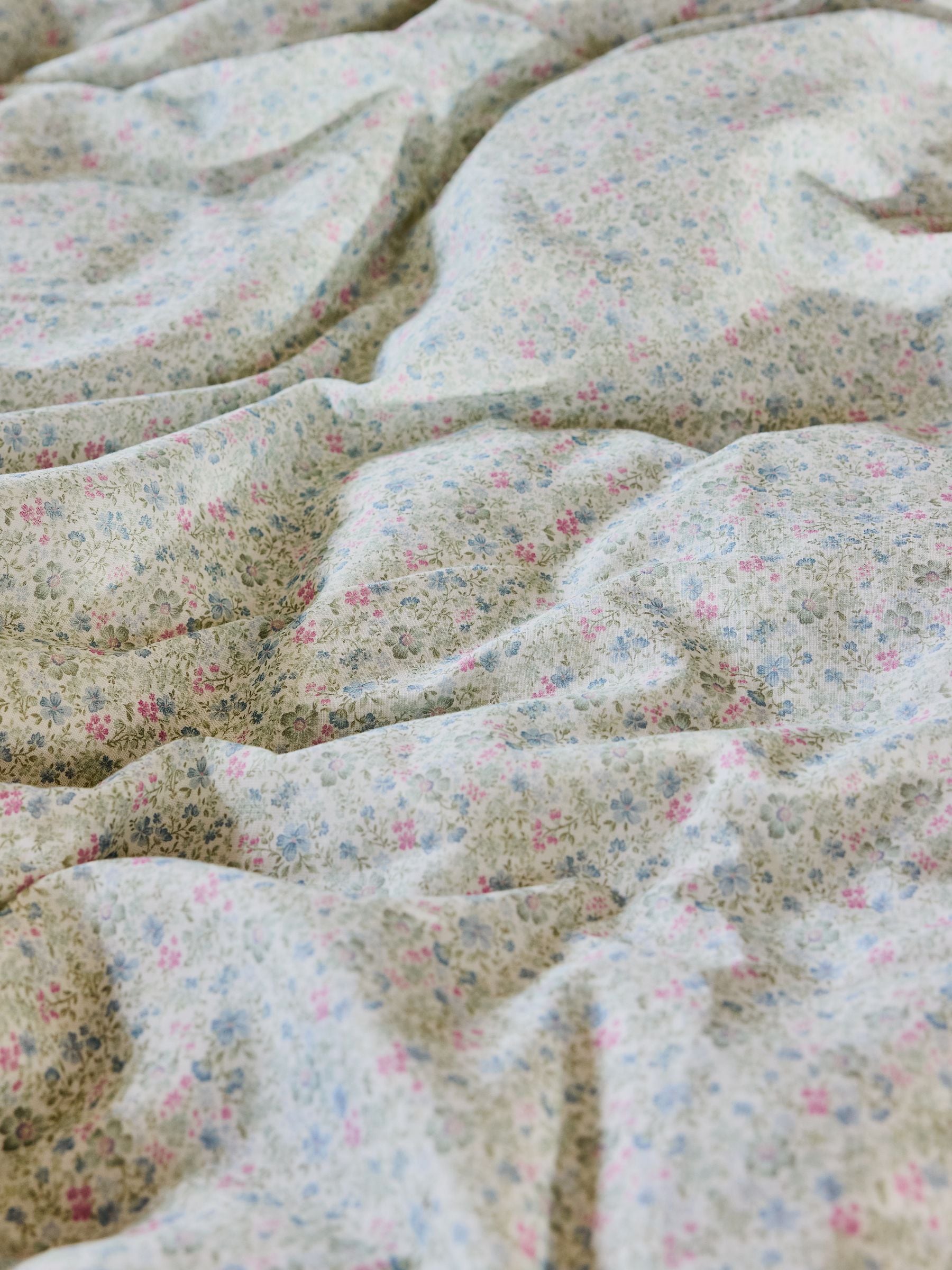 Shabby Chic by Rachel Ashwell vintage ditsy sage duvet cover and pillowcase set (British brand)