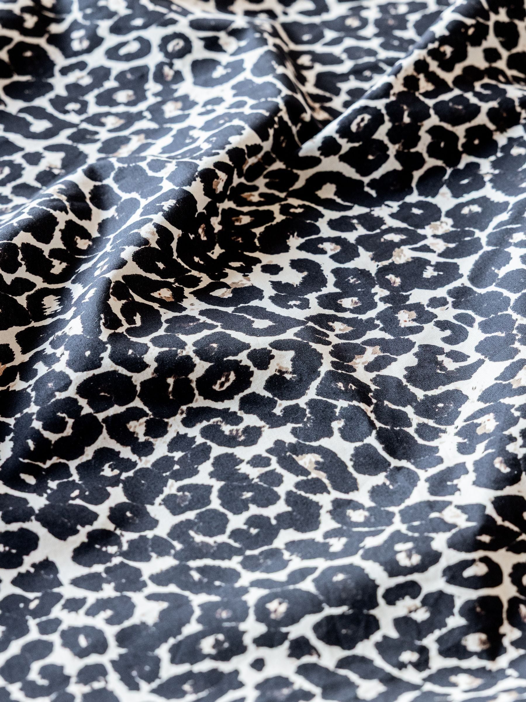 Rockett St George Snow Leopard fitted sheet, imported from the UK