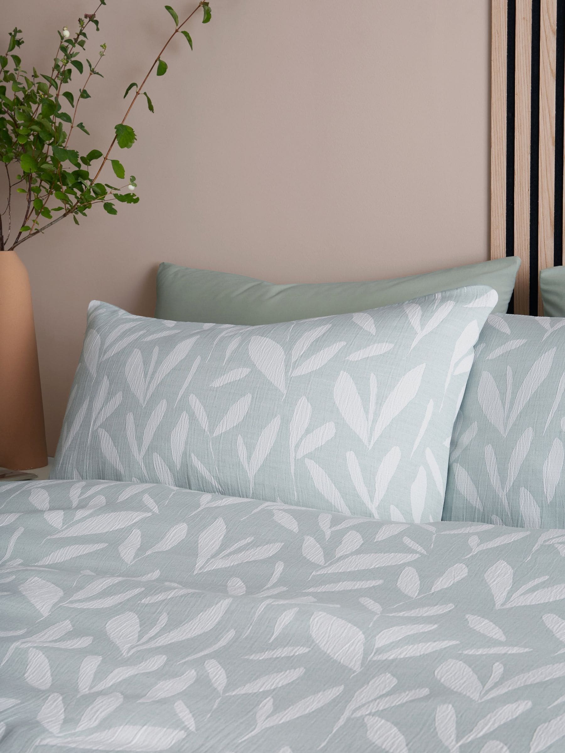 Appletree Green Emile Jacquard duvet cover set - British product