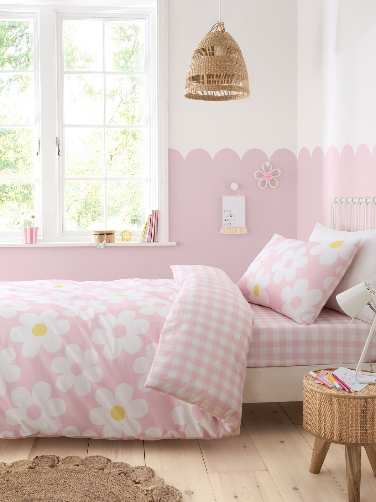 Bedlam Pink Retro Daisy Duvet Cover Set - British product