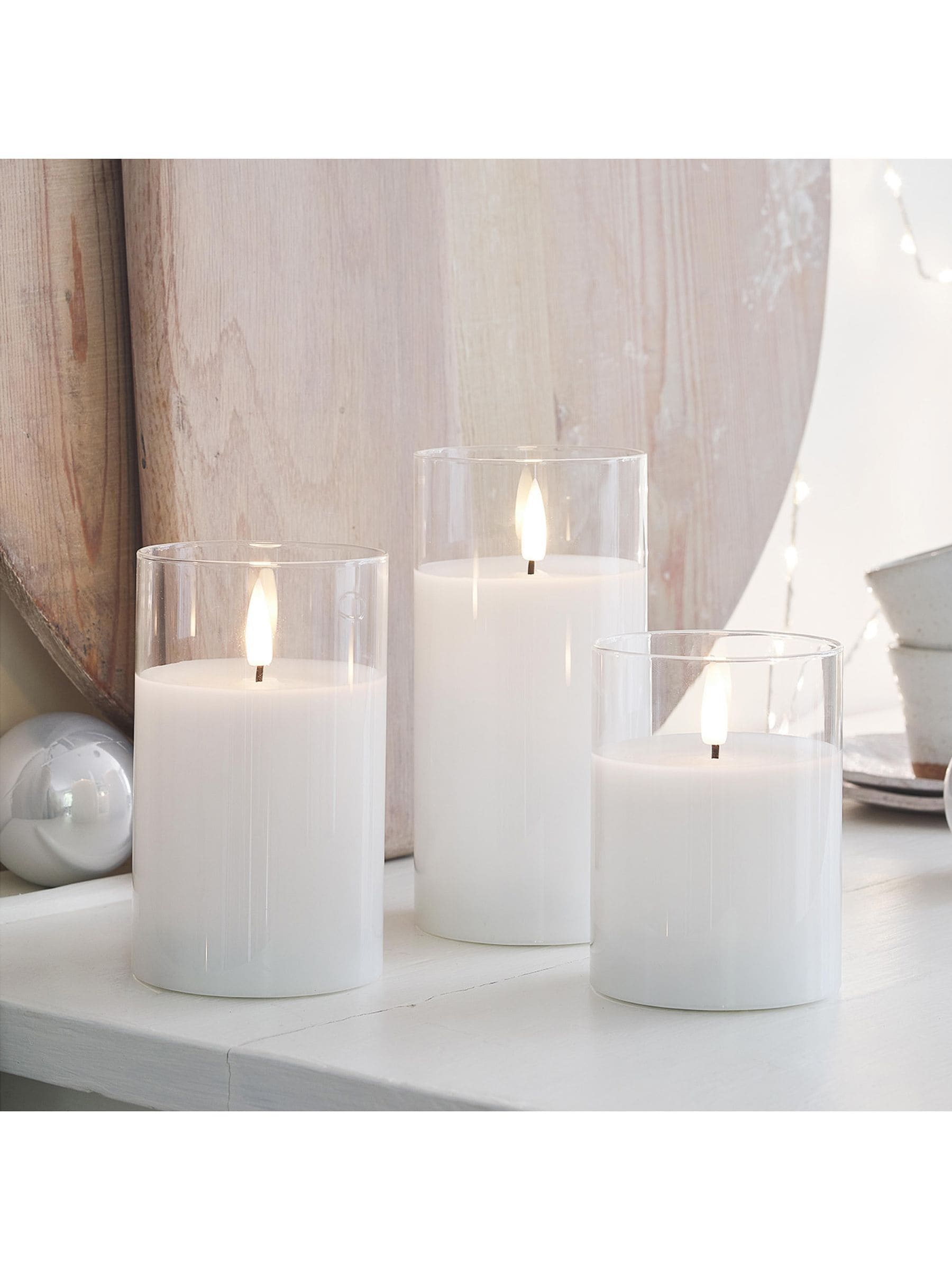 Lights4fun White TruGlow LED glass candle trio 15cm, UK version