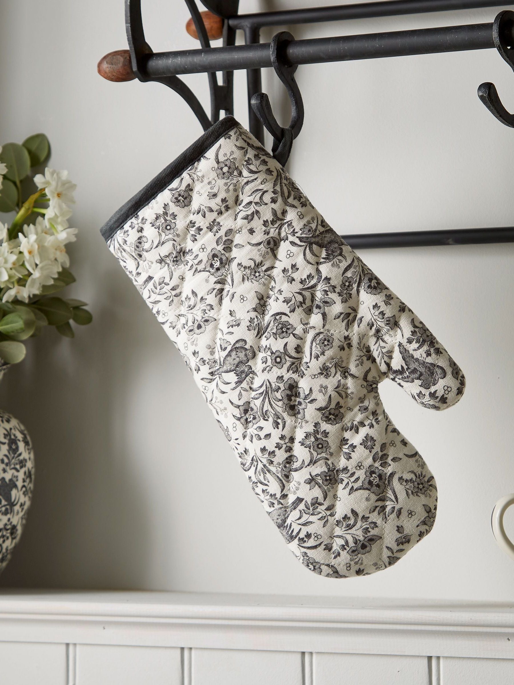 Burleigh X Bedeck of Belfast Charcoal Regal Peacock single oven glove - British product