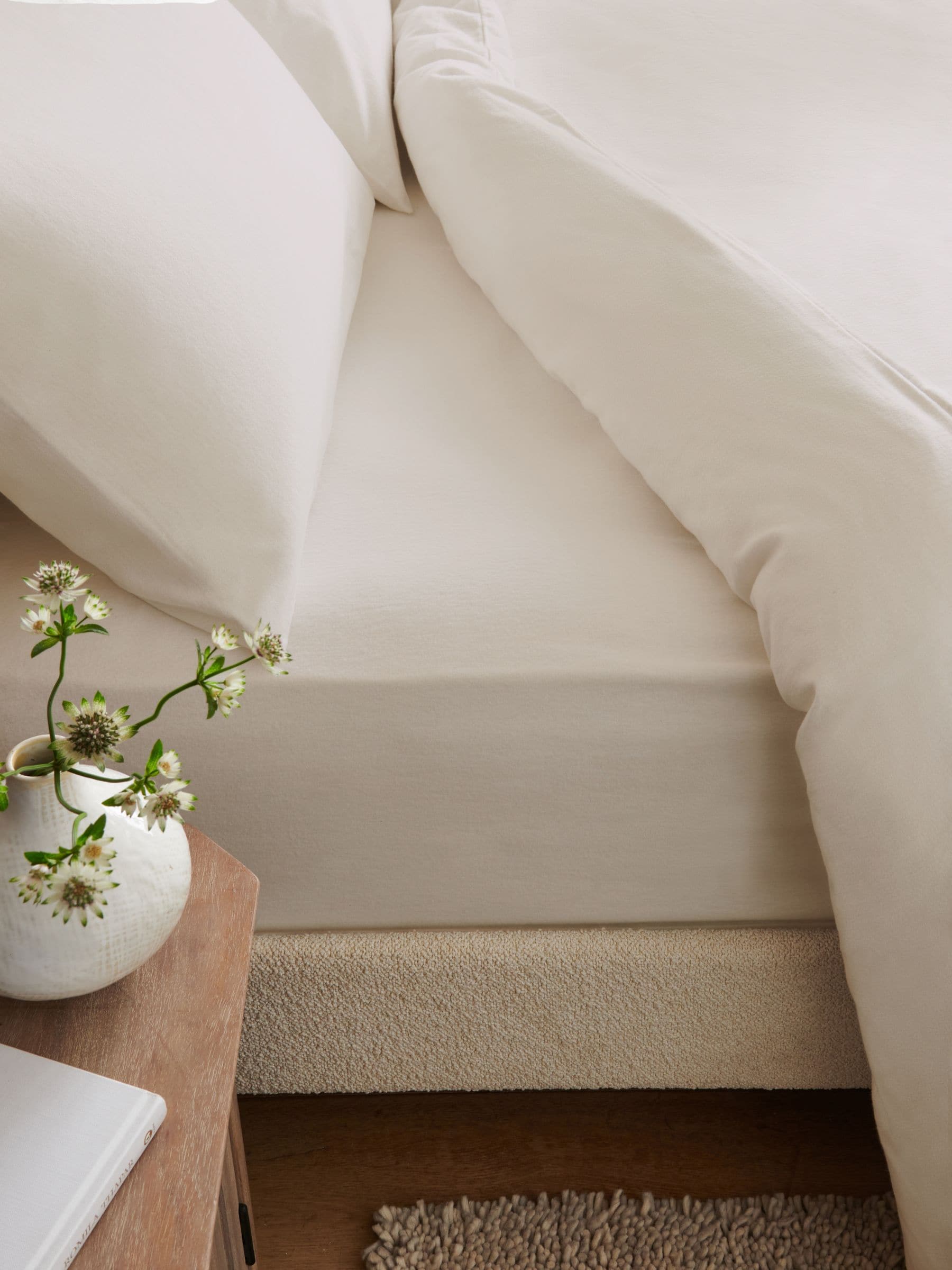 Ivory Brushed Cotton Supersoft Deep Fitted Sheet, UK version