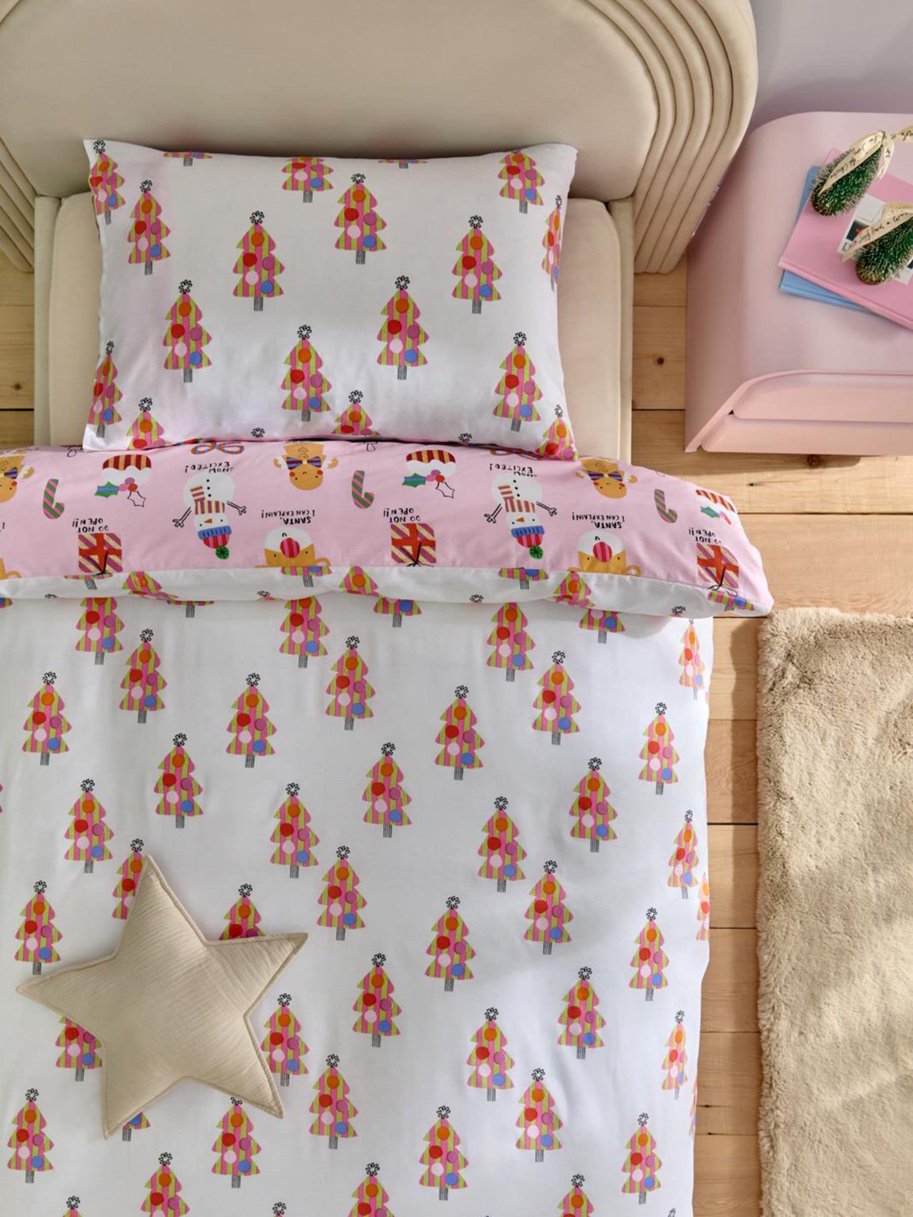 Pink Christmas Duvet Cover and Pillowcase Set (British brand)