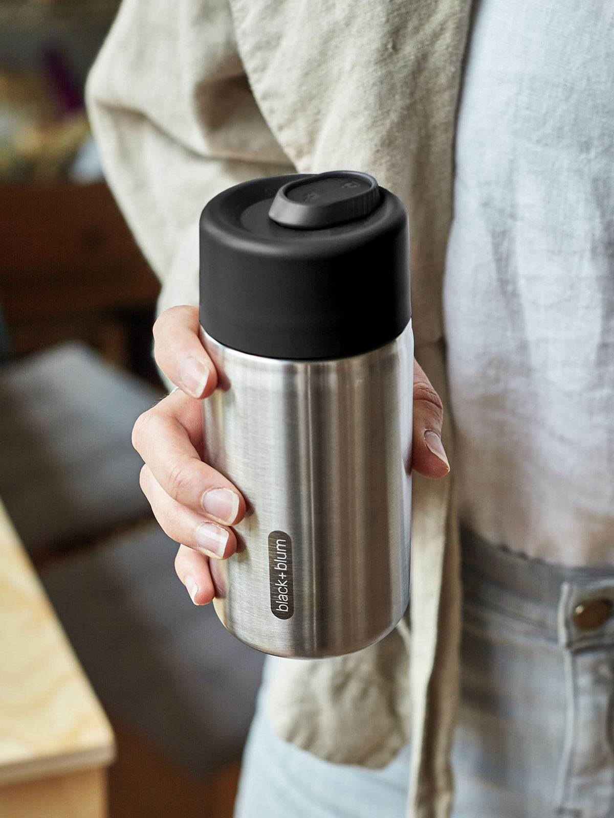 Black & Blum black insulated travel cup 340ml - British product