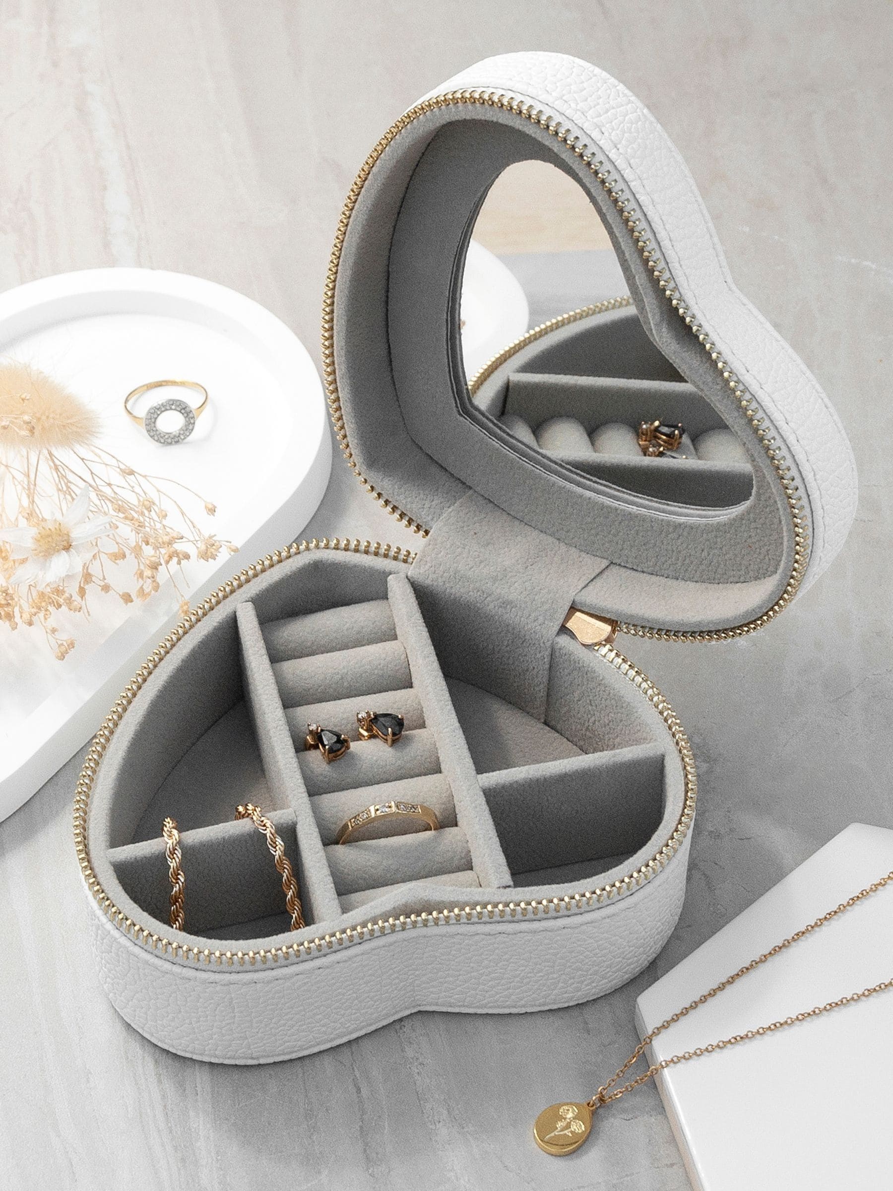 Treat Republic Customisable Icon Heart Jewellery Case