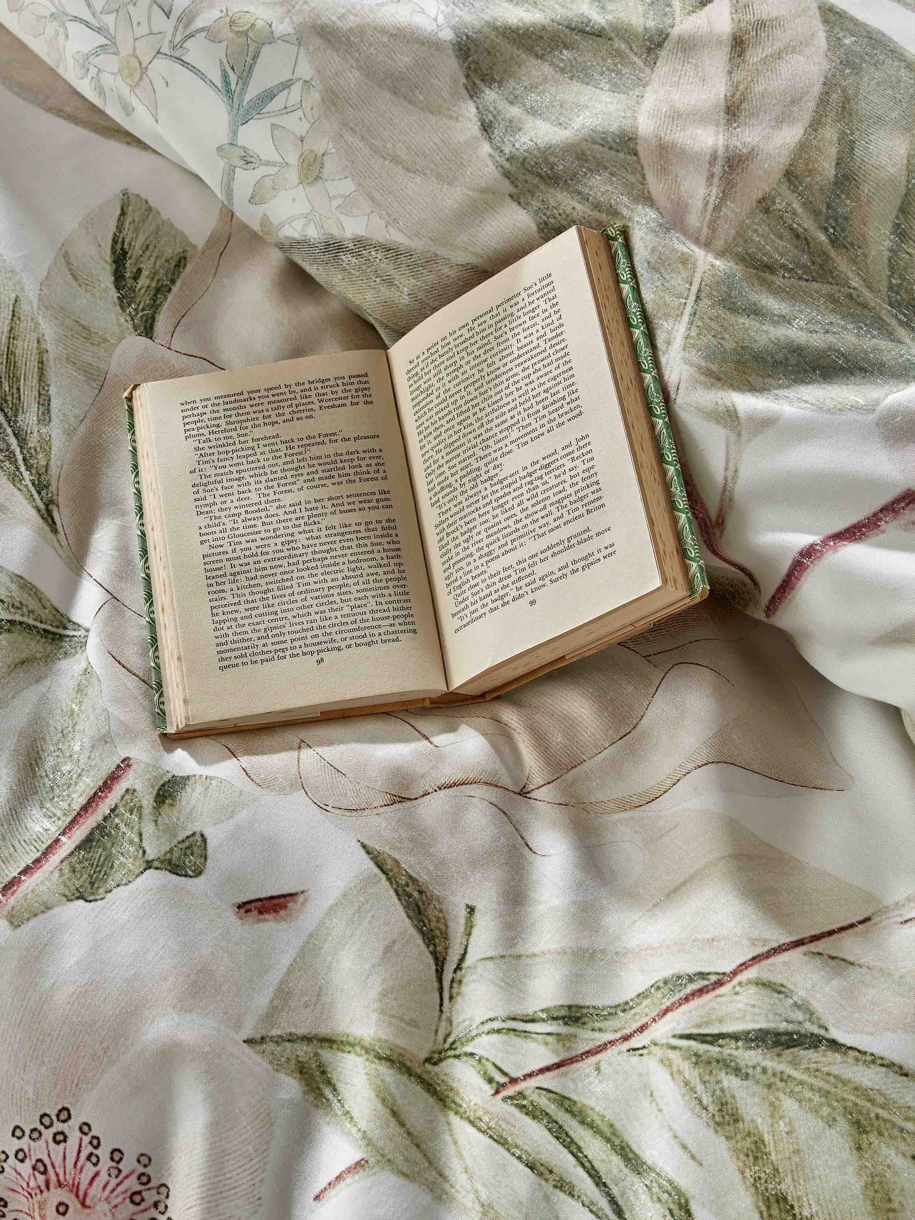 Vantona Multi Floral Clara quilt cover set (British brand)