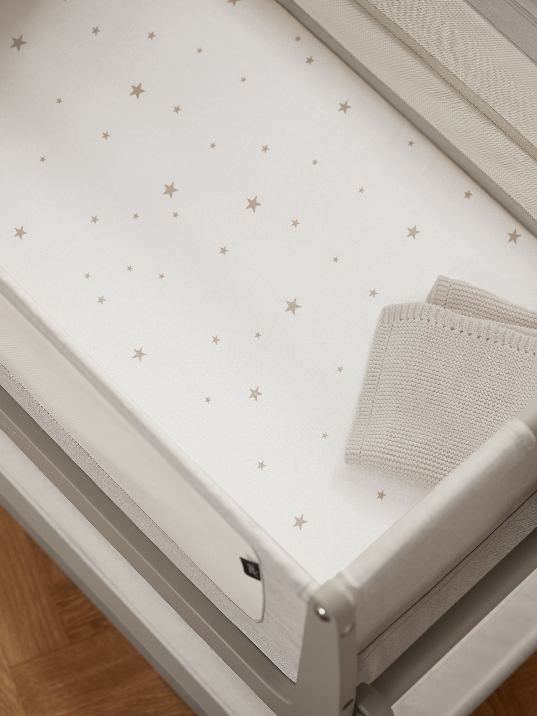 Snüz White Star crib sheets 2 pack (British brand)