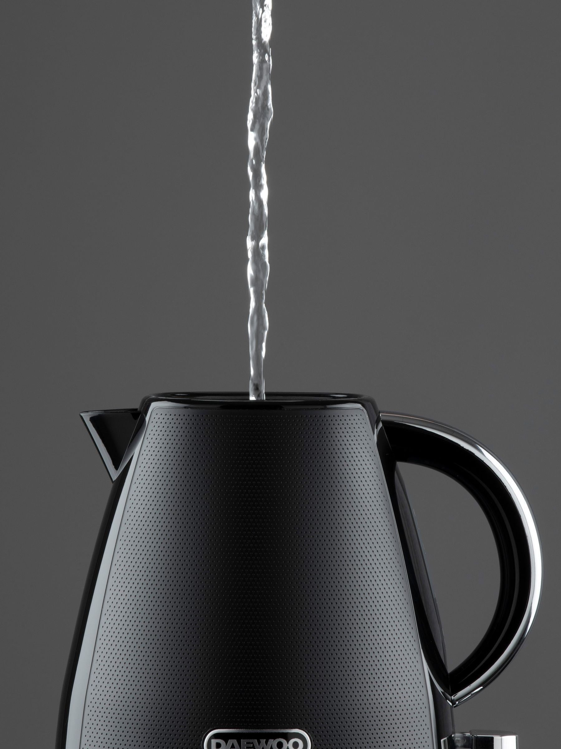 Daewoo Black Stirling 1.7L 3Kw Pyramid Kettle