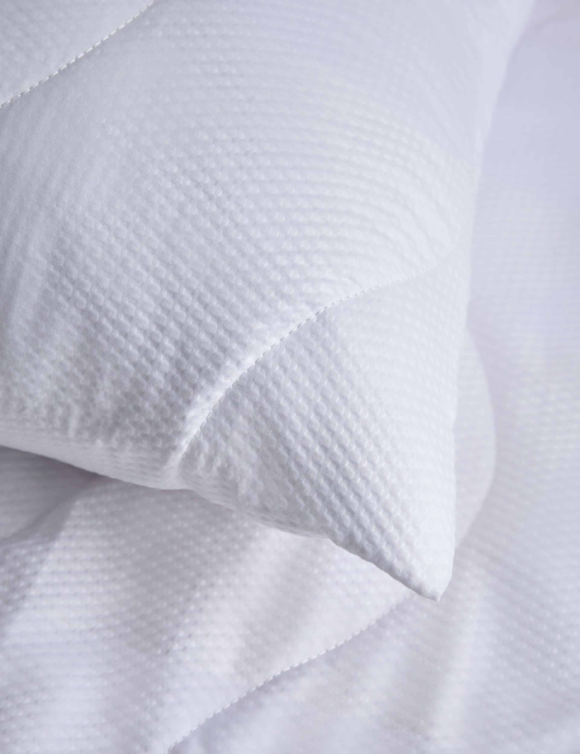 Guest Essentials mattress and pillow protector set, UK version