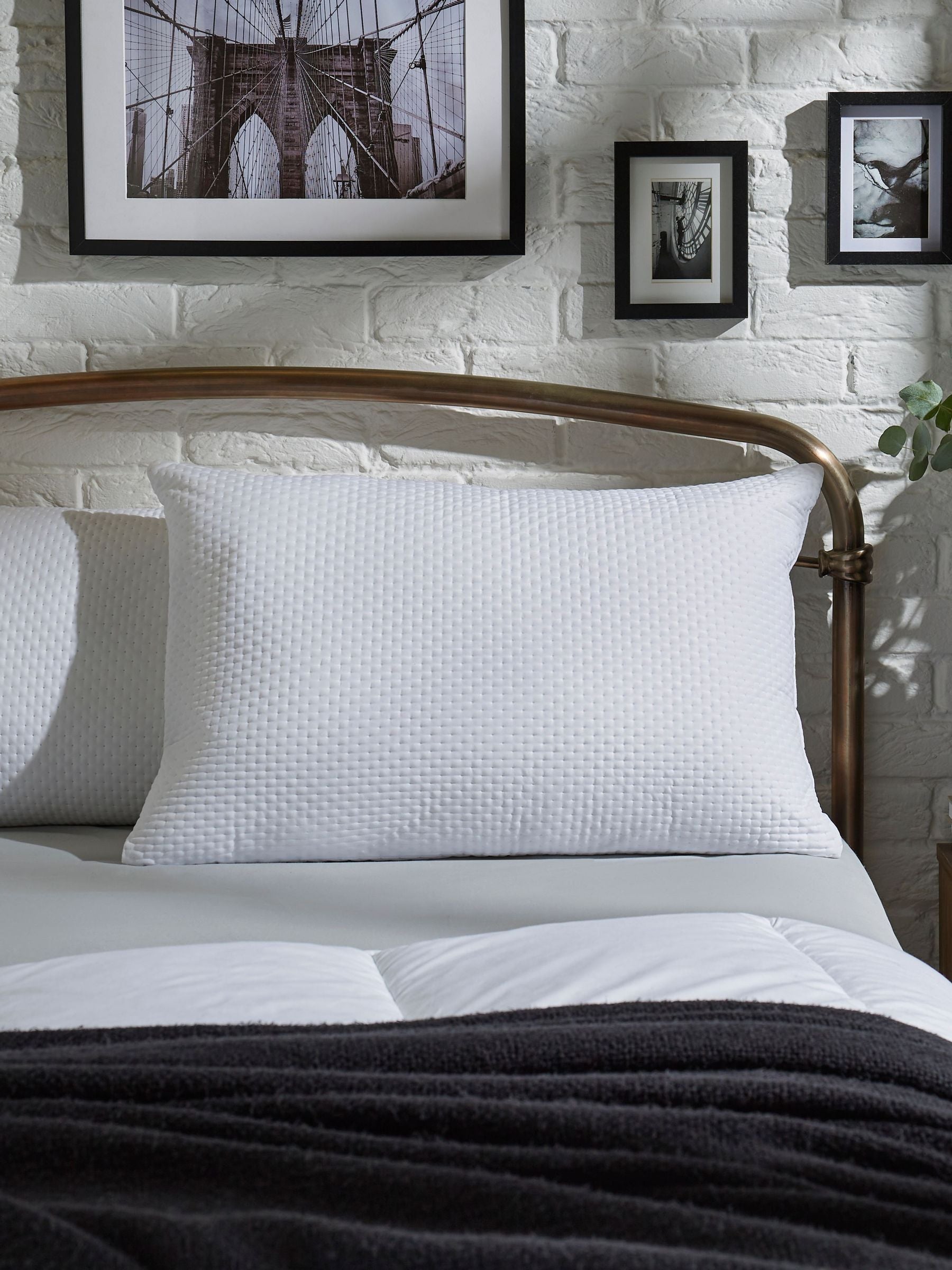 FBC white pillow 48x74cm - British product