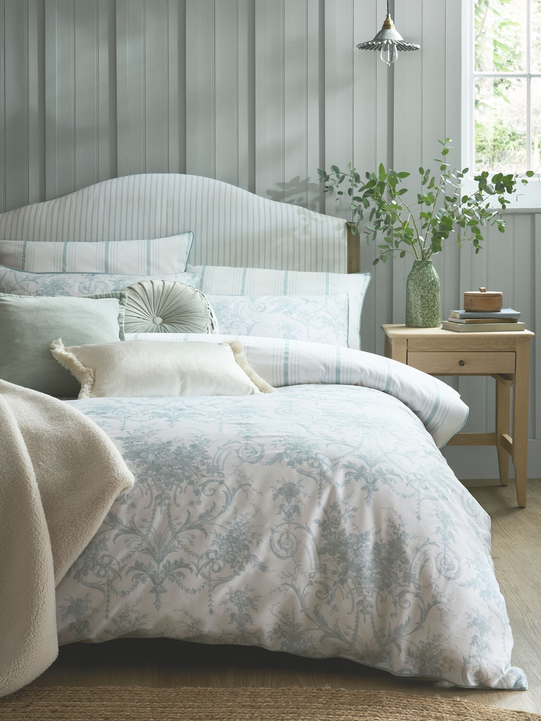 Laura Ashley Blue Seaspray Tuileries reversible duvet cover and pillowcase set, UK version