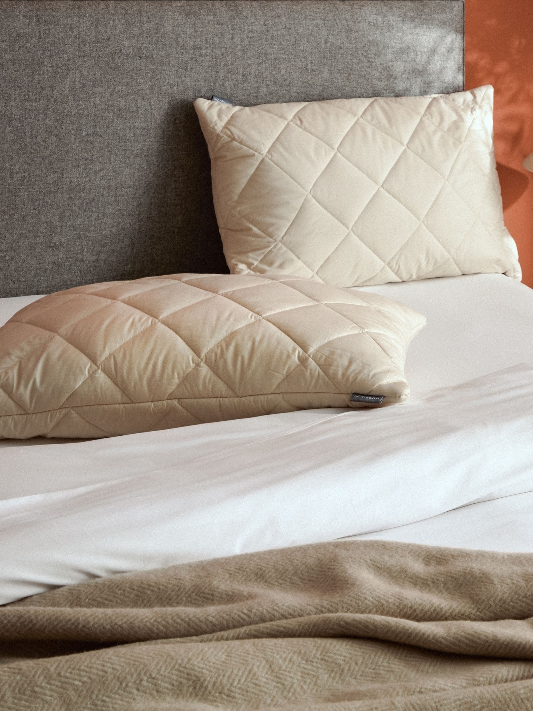Woolroom Cream Deluxe washable wool pillow 48cm x 74cm (British brand)