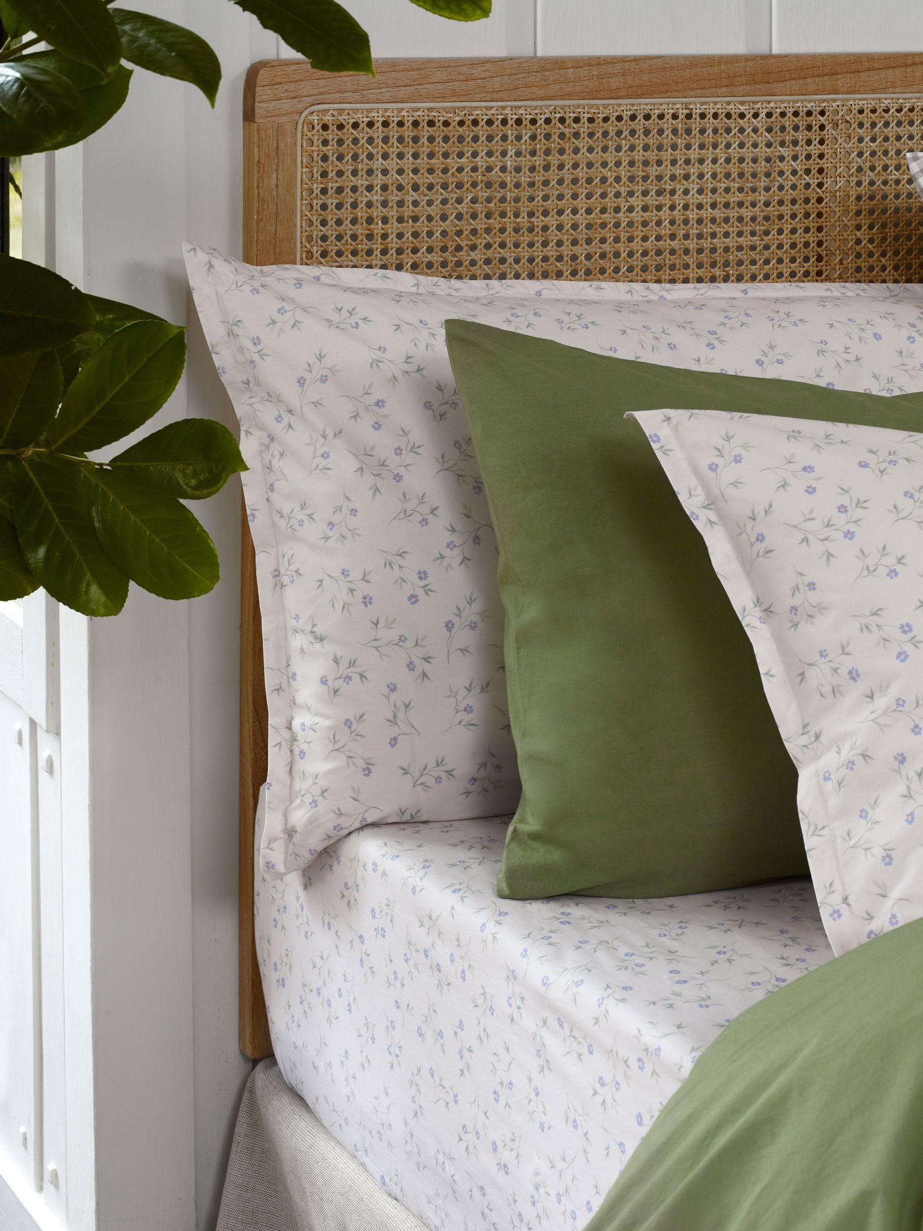Piglet in Bed Spring Sprig fitted sheet, imported from the UK