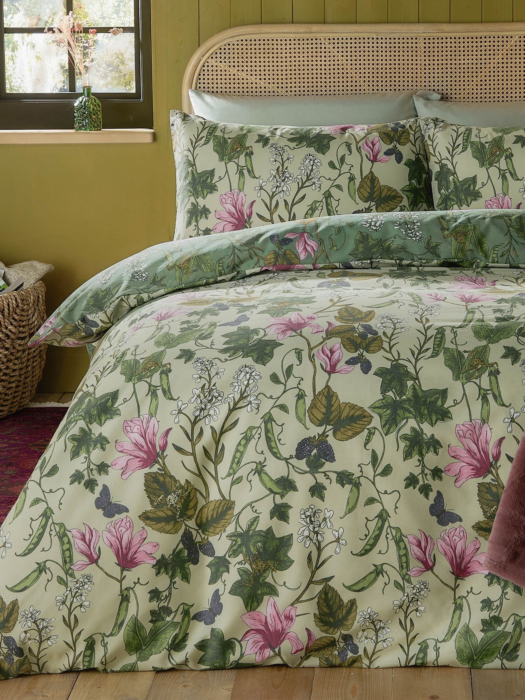 Green Mystic Berry reversible duvet cover and pillowcase set - British product