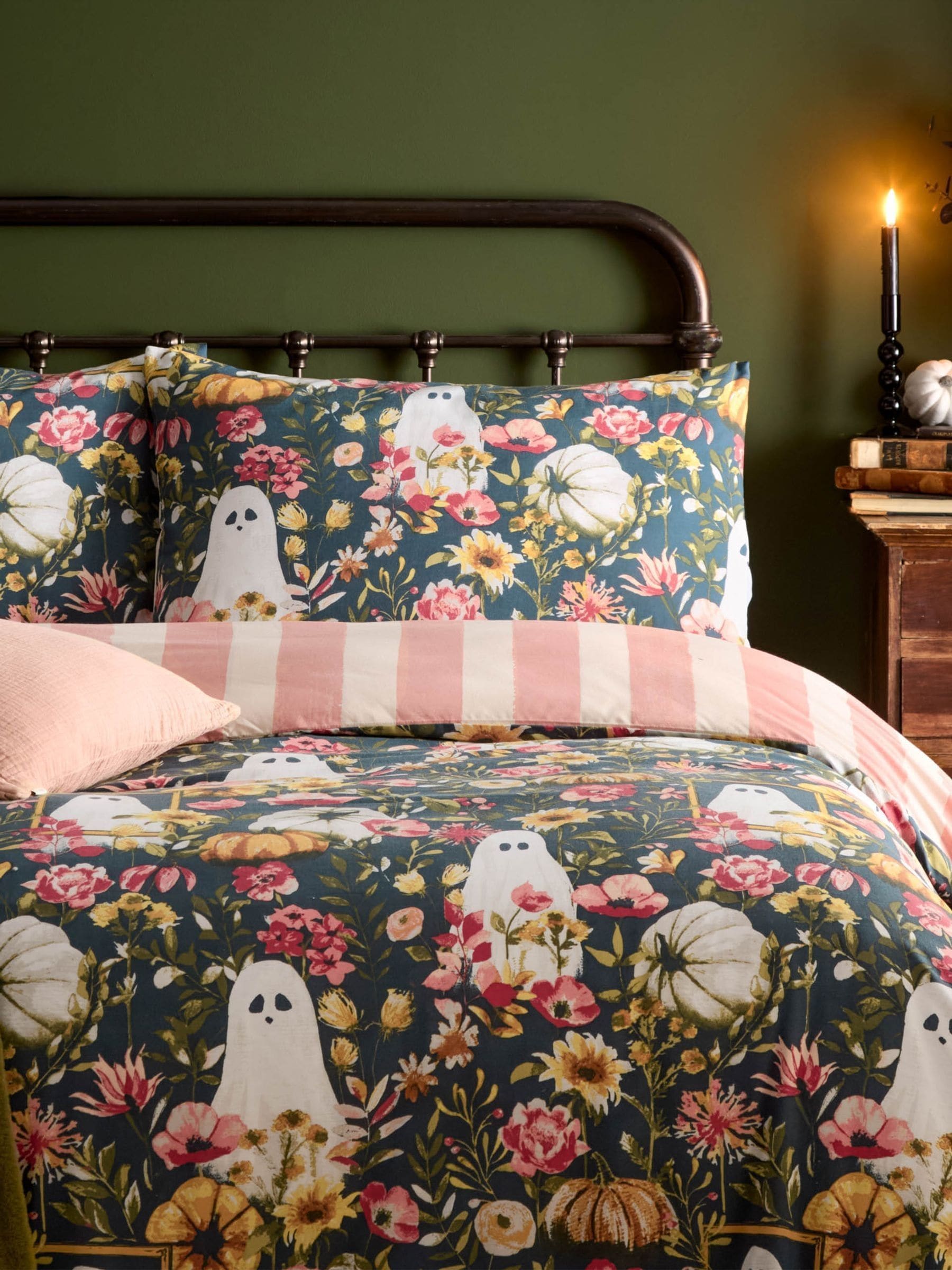 Furn Black/Pink Bootanical Reversible Duvet Cover and Pillowcase Set
