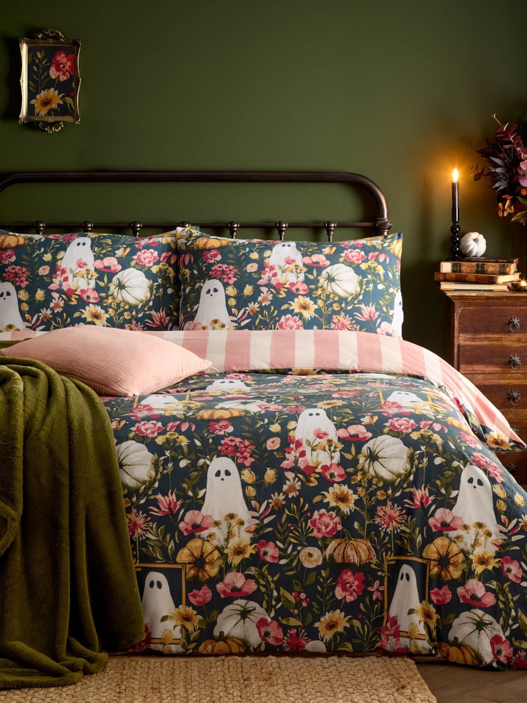 Furn Black/Pink Bootanical Reversible Duvet Cover and Pillowcase Set