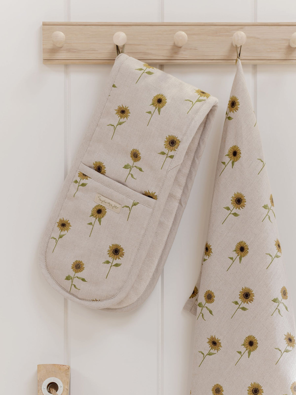 Sophie Allport sunflower oven glove (British brand)