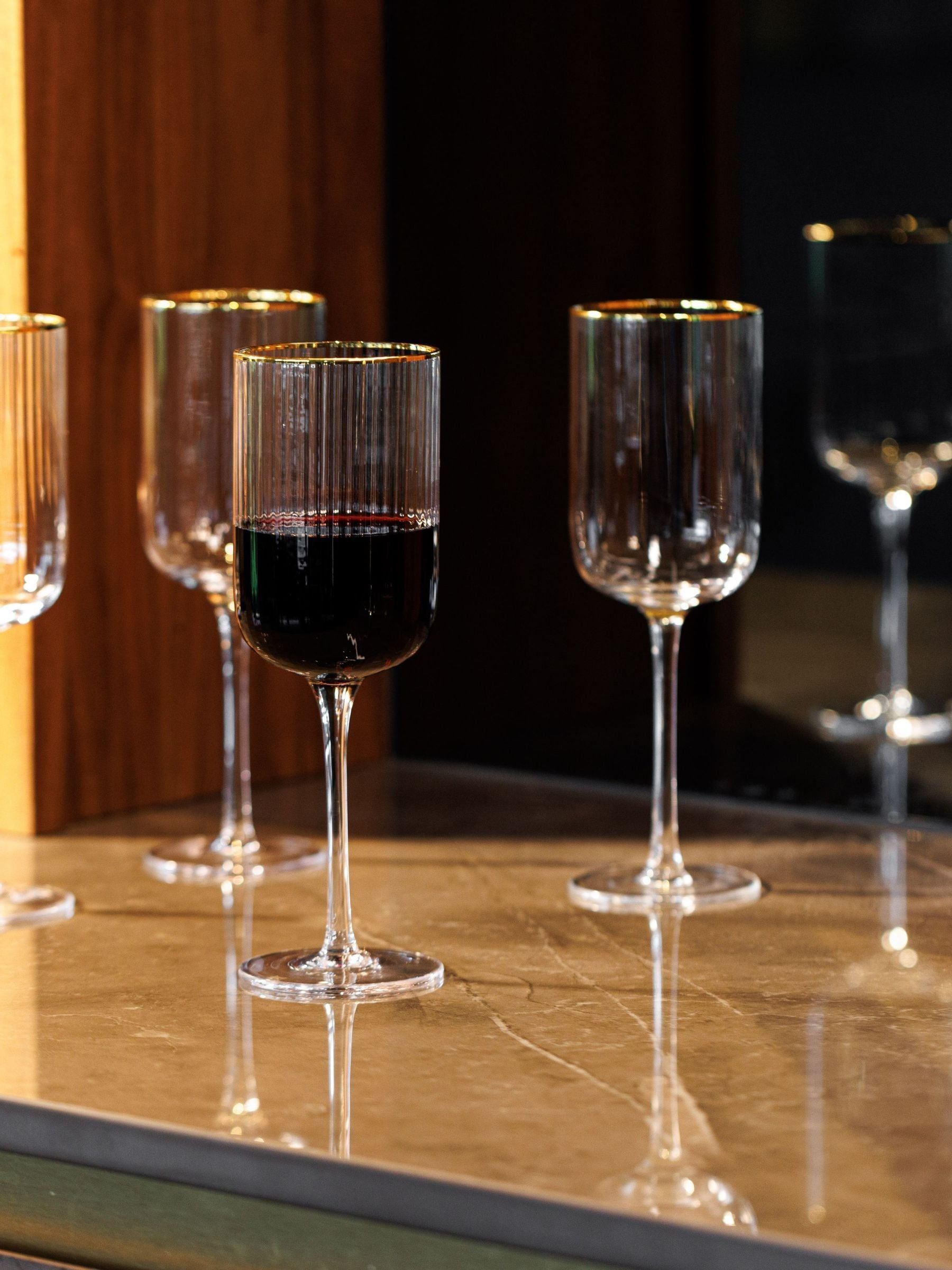 Mikasa Gold Sorrento ridged crystal red wine glass set of 4 450ml, imported from the UK