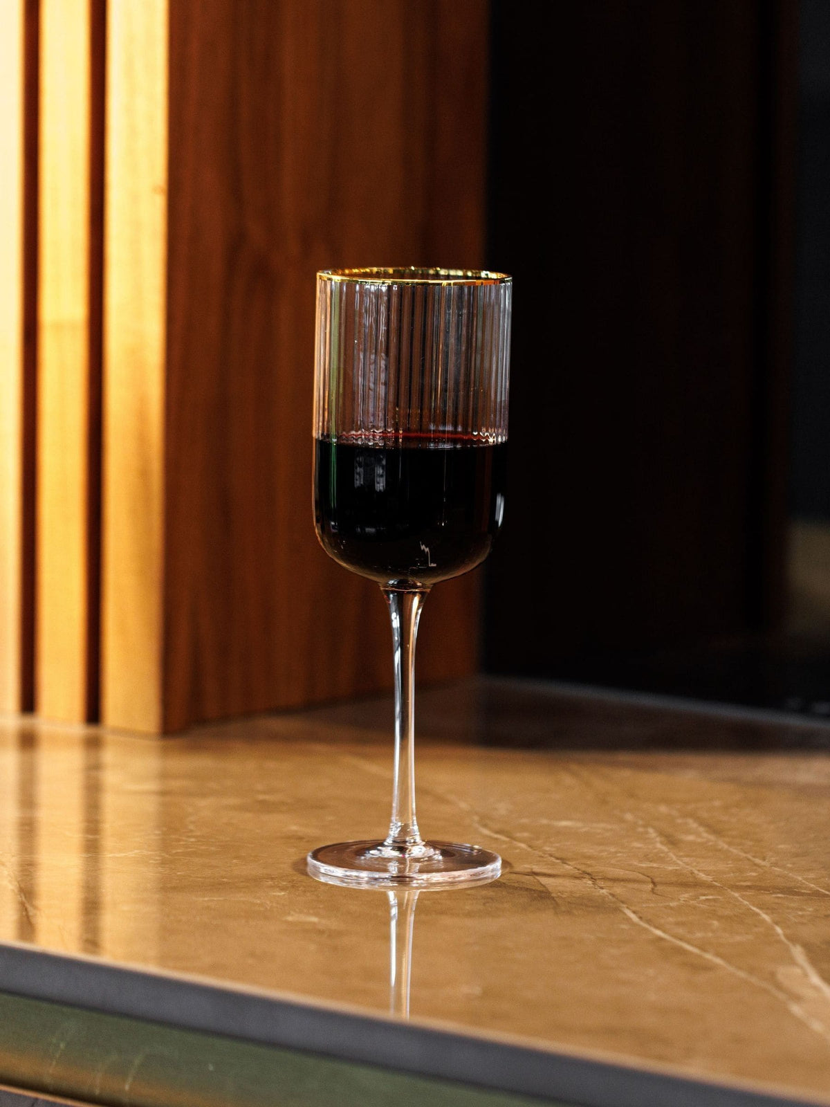 Mikasa Gold Sorrento ridged crystal red wine glass set of 4 450ml, imported from the UK