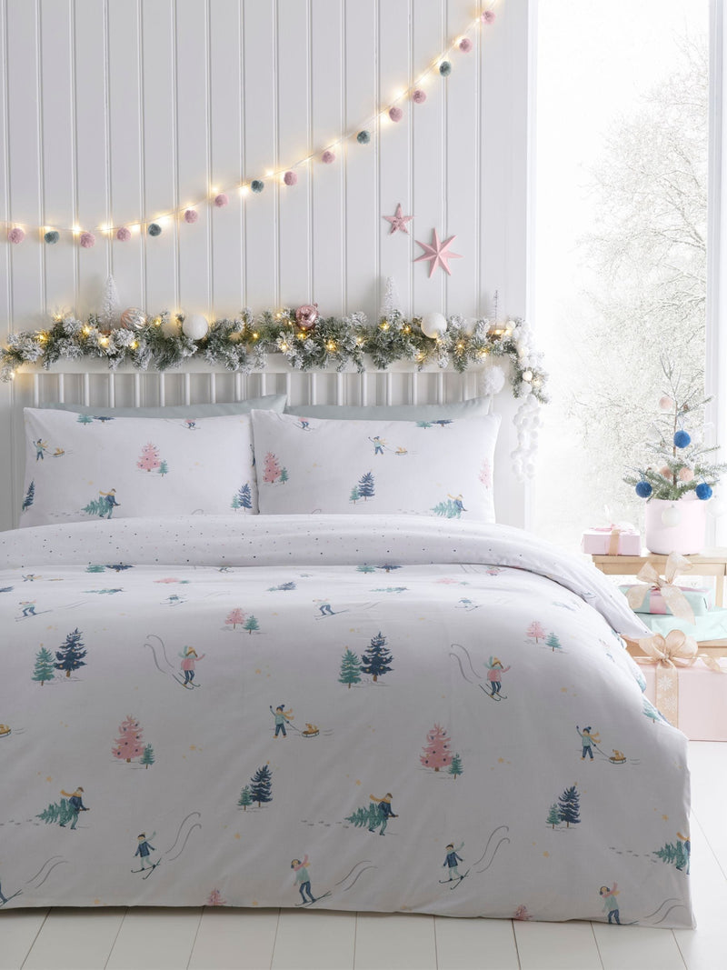 Fusion White Frosty Skier Christmas Duvet Cover Set - British product