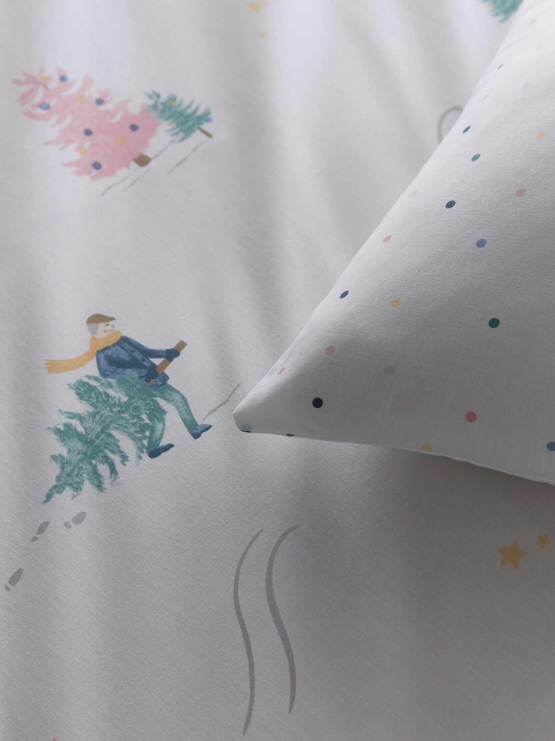 Fusion White Frosty Skier Christmas Duvet Cover Set - British product