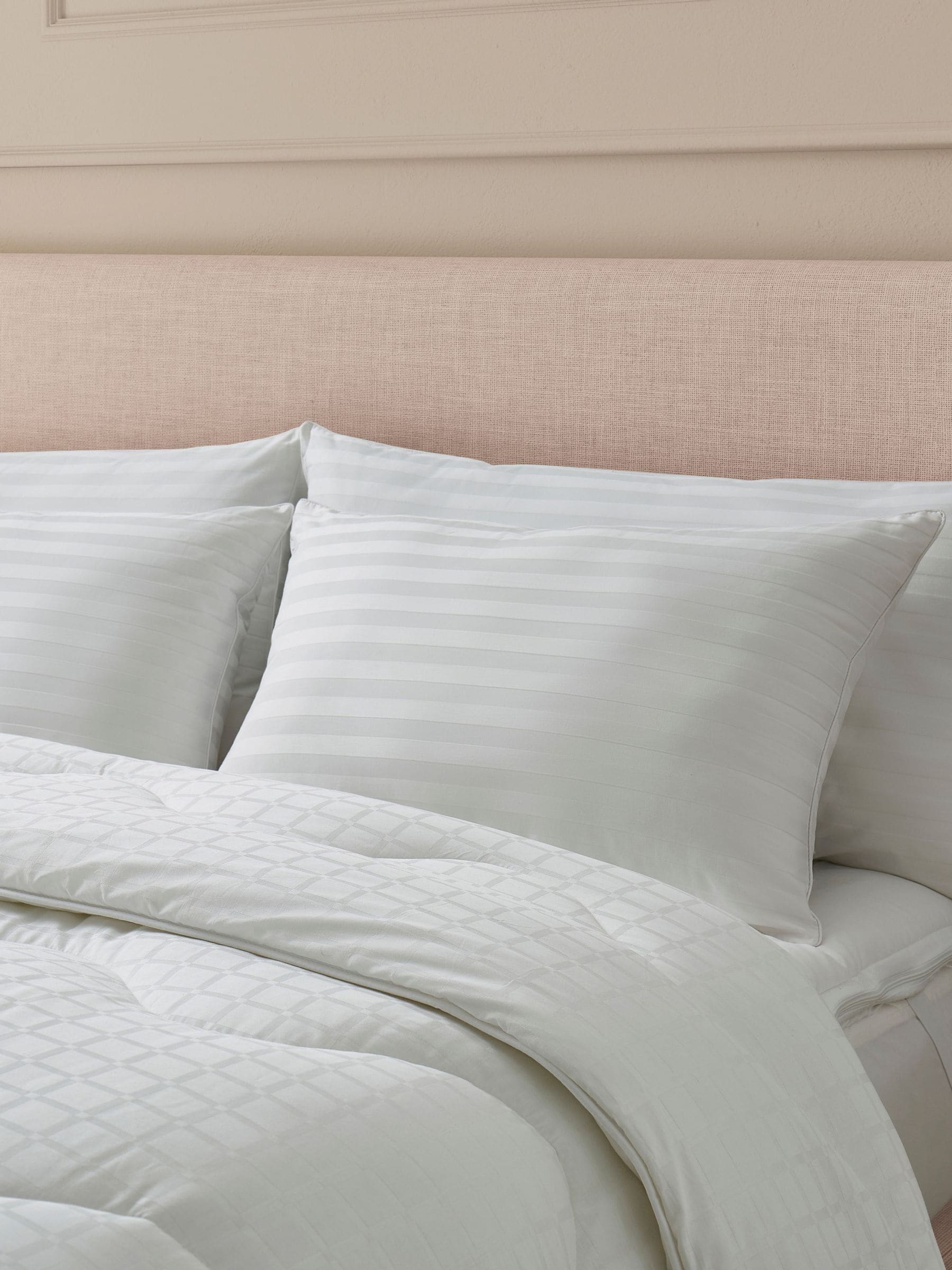 FBC Boutique Silk Pillow 48 x 74 cm - British product
