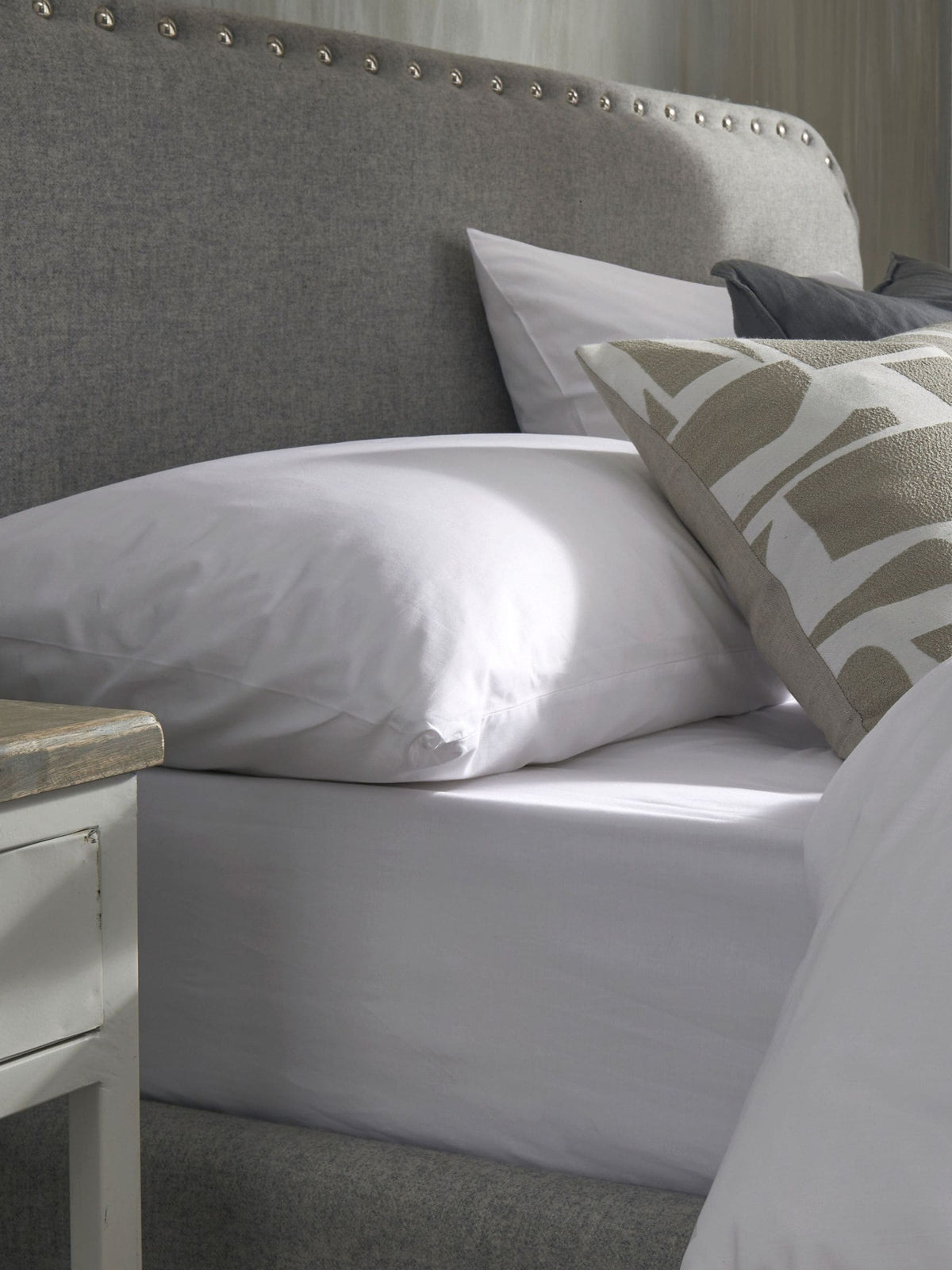 FBC white plain dye fitted sheet - British product