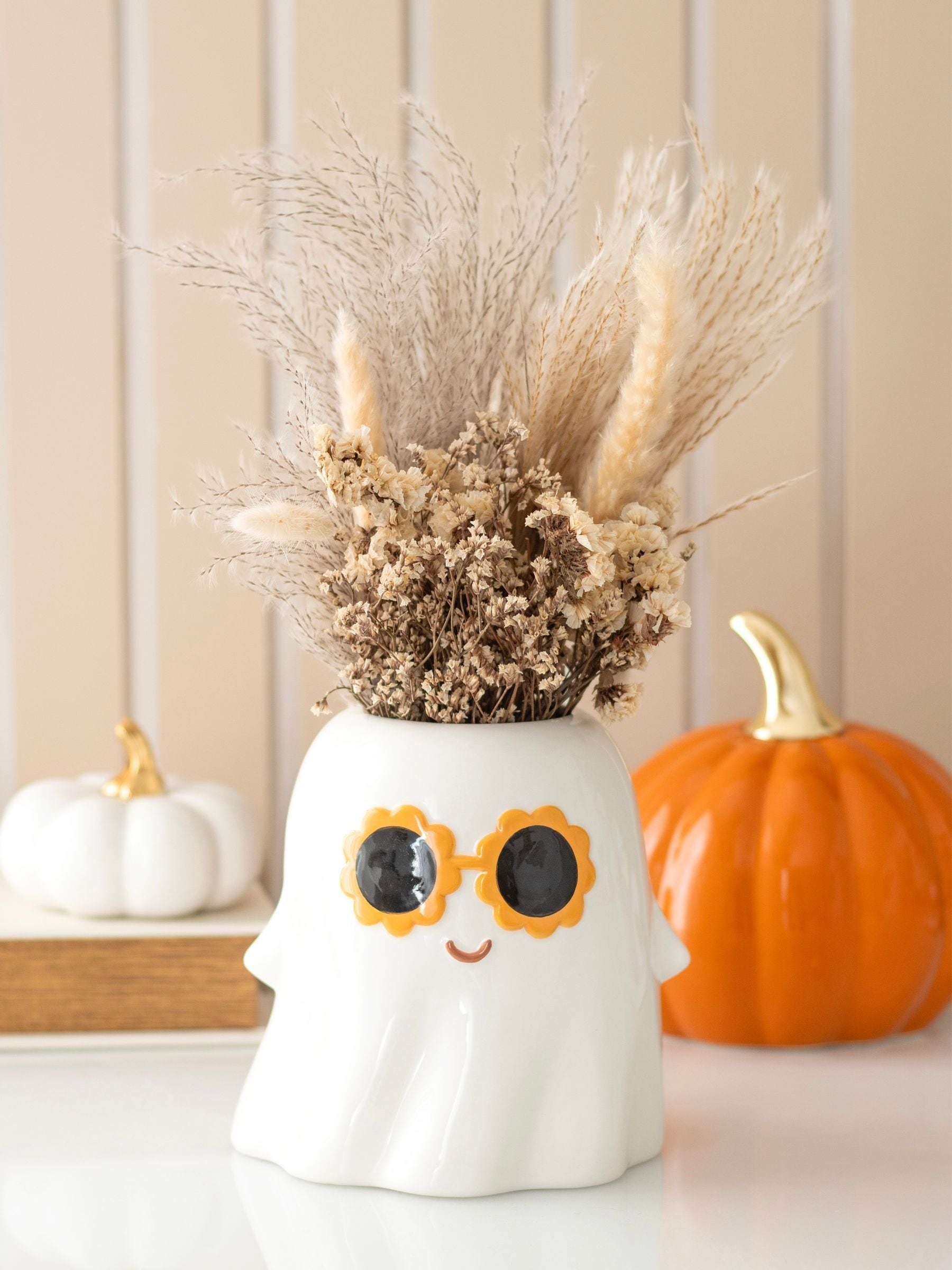 Something Different white groovy ghost vase 1200ml (British brand)