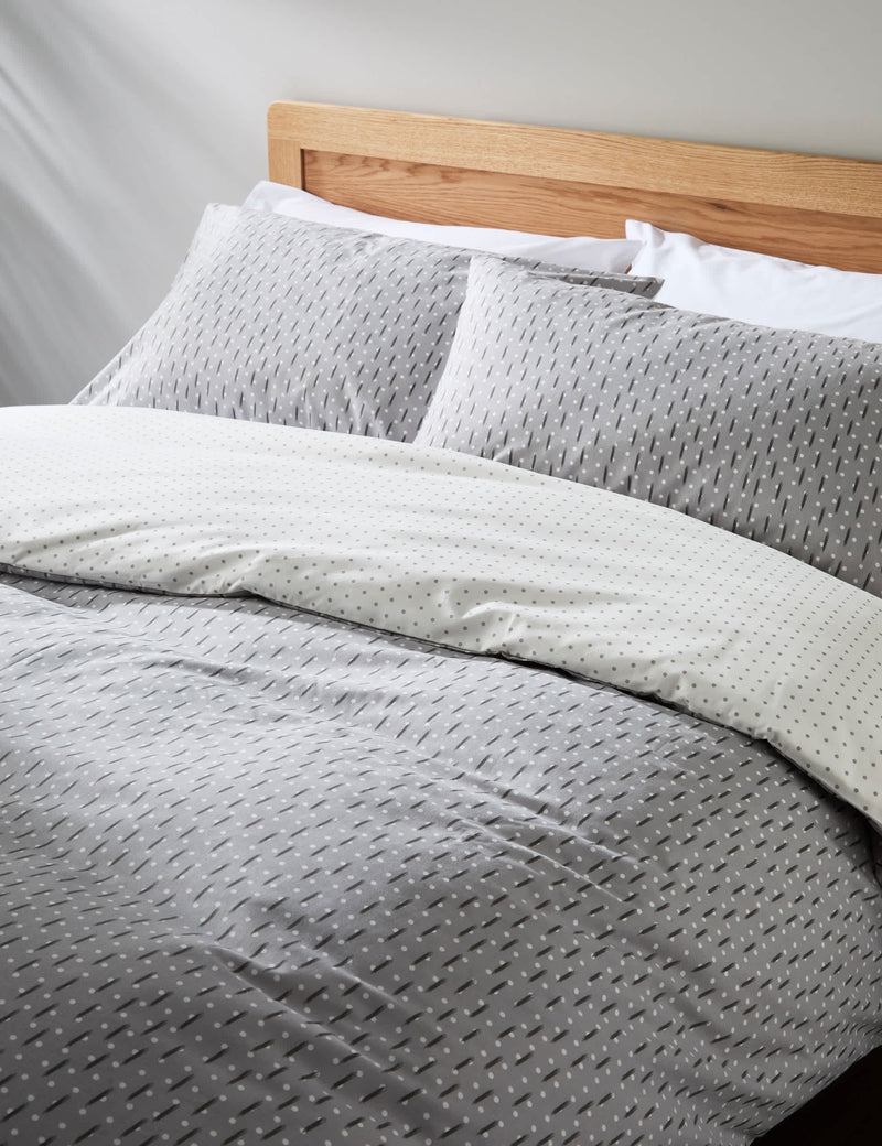 Cotton blend spotty reversible bedding set - British product
